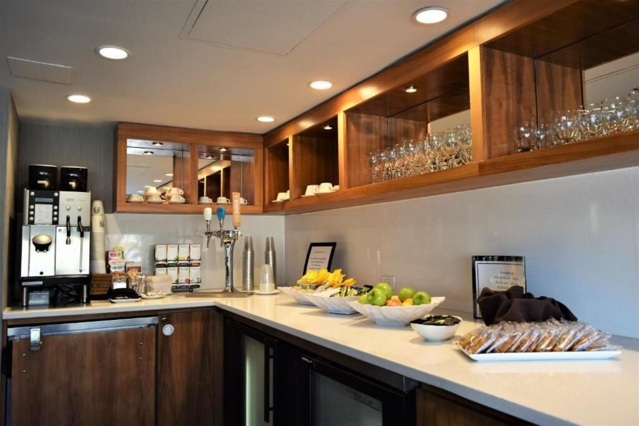 Double Club Two Queen Beds