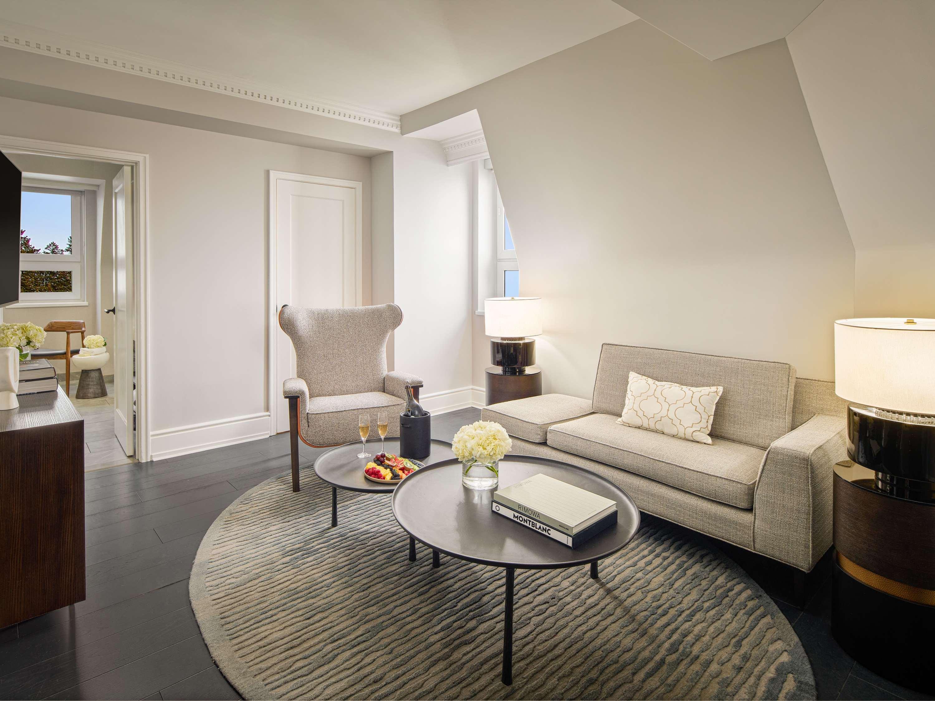 Suite Queen Size Bed