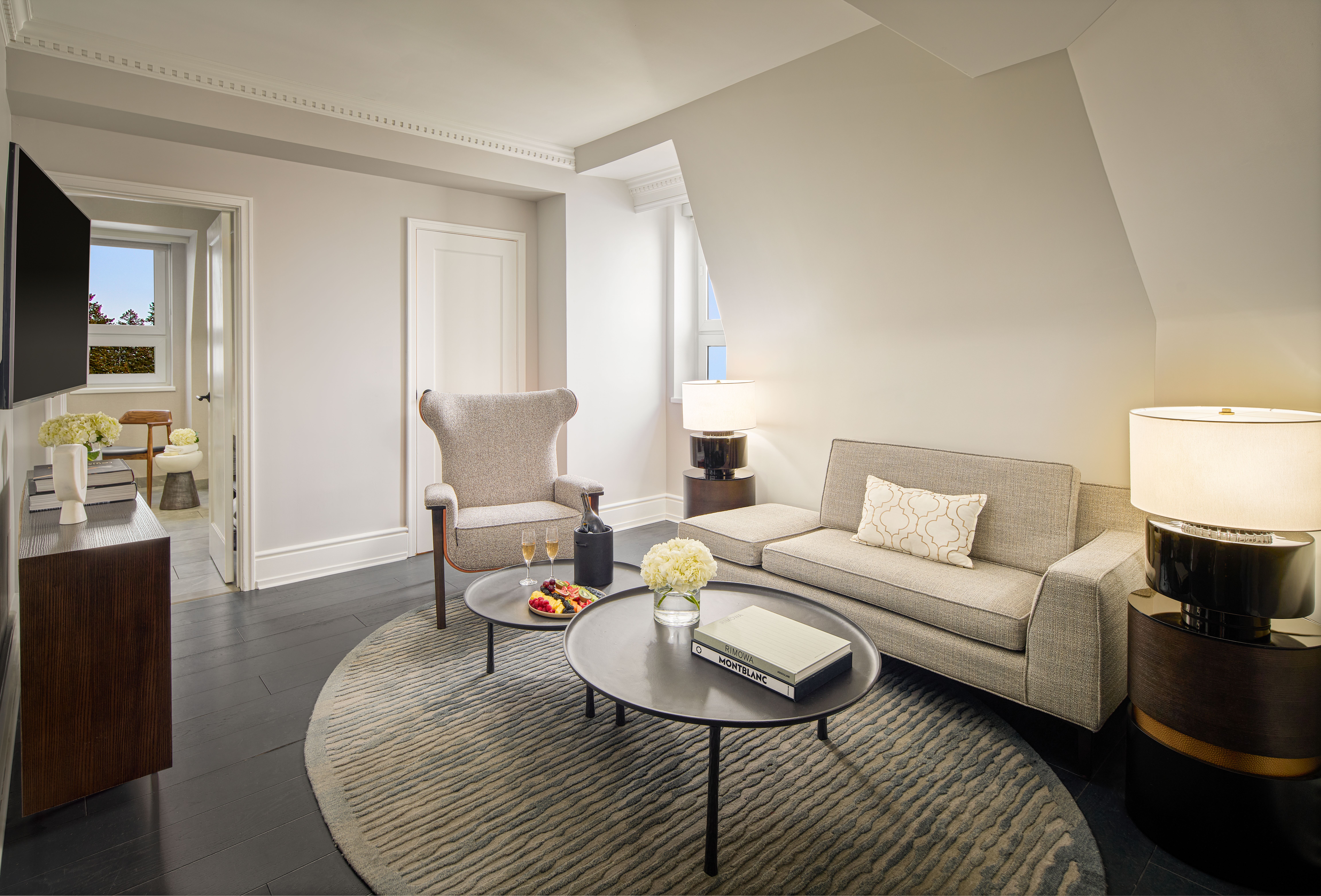 Suite Queen Size Bed