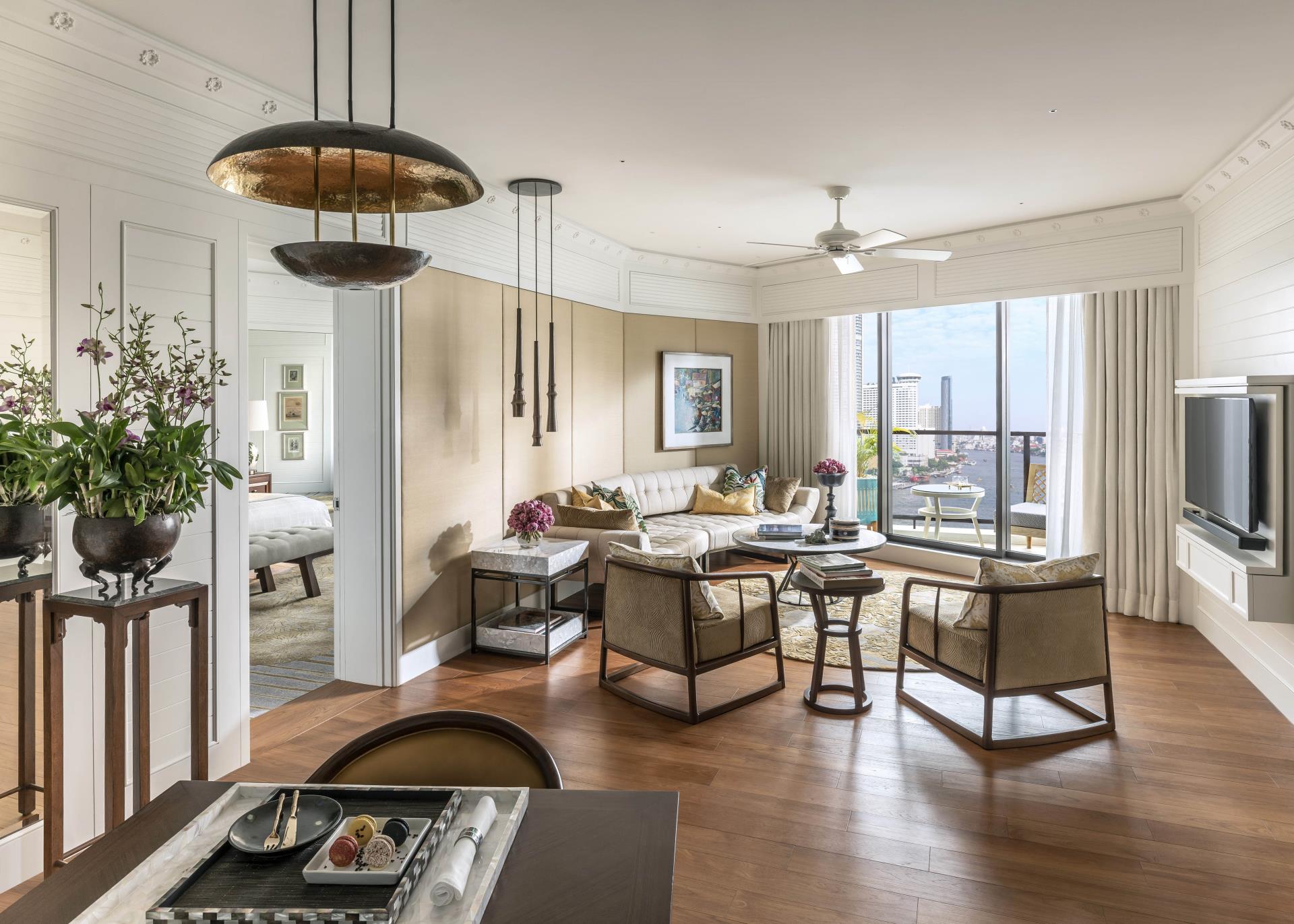 Suite Deluxe King Bed