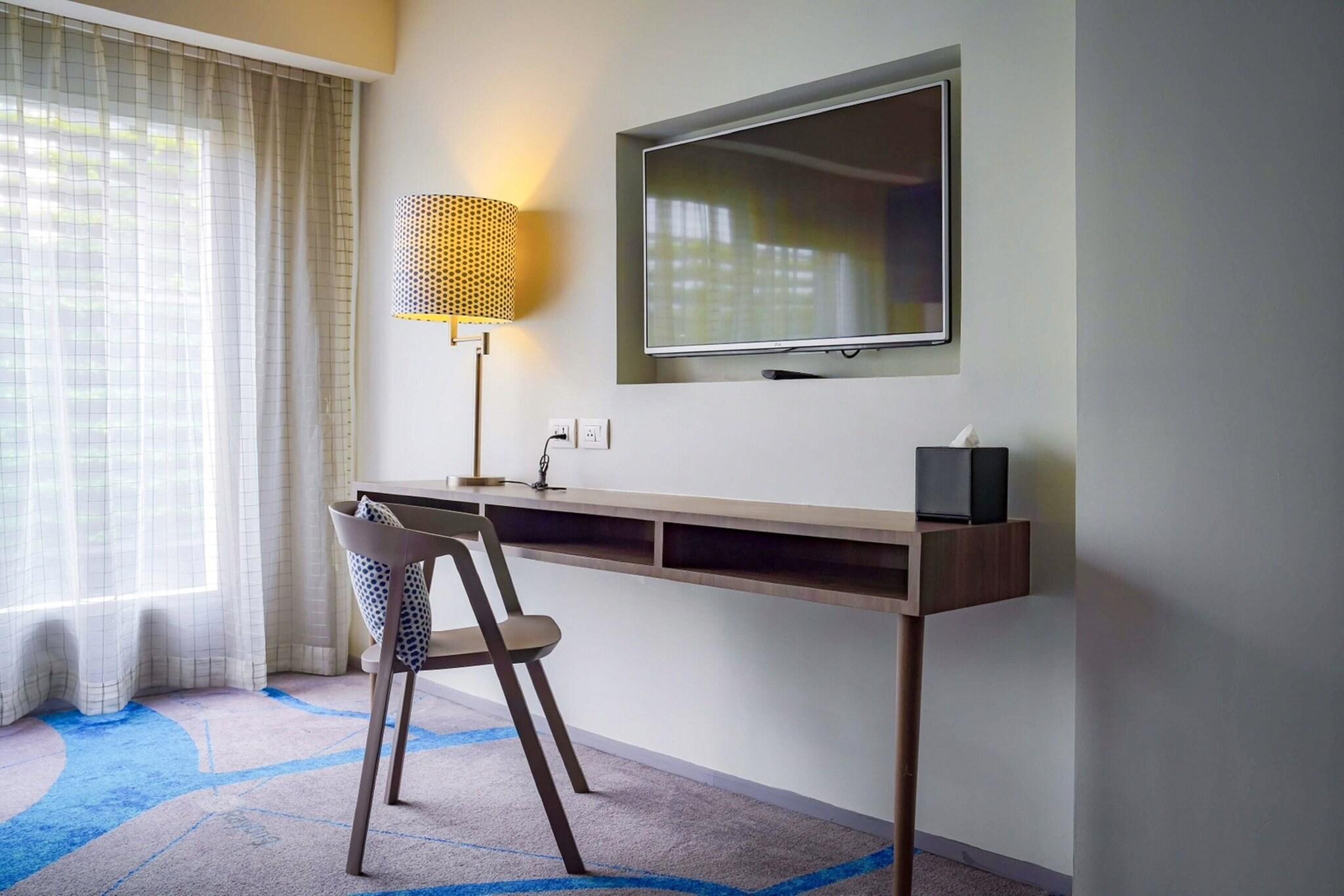 Family Room Queen Size Bed