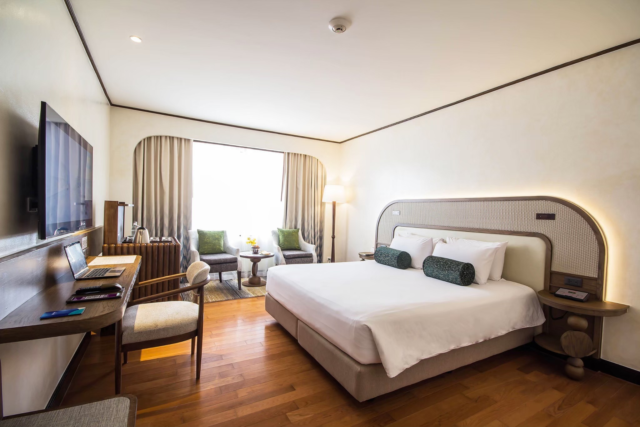 Double Deluxe King Bed