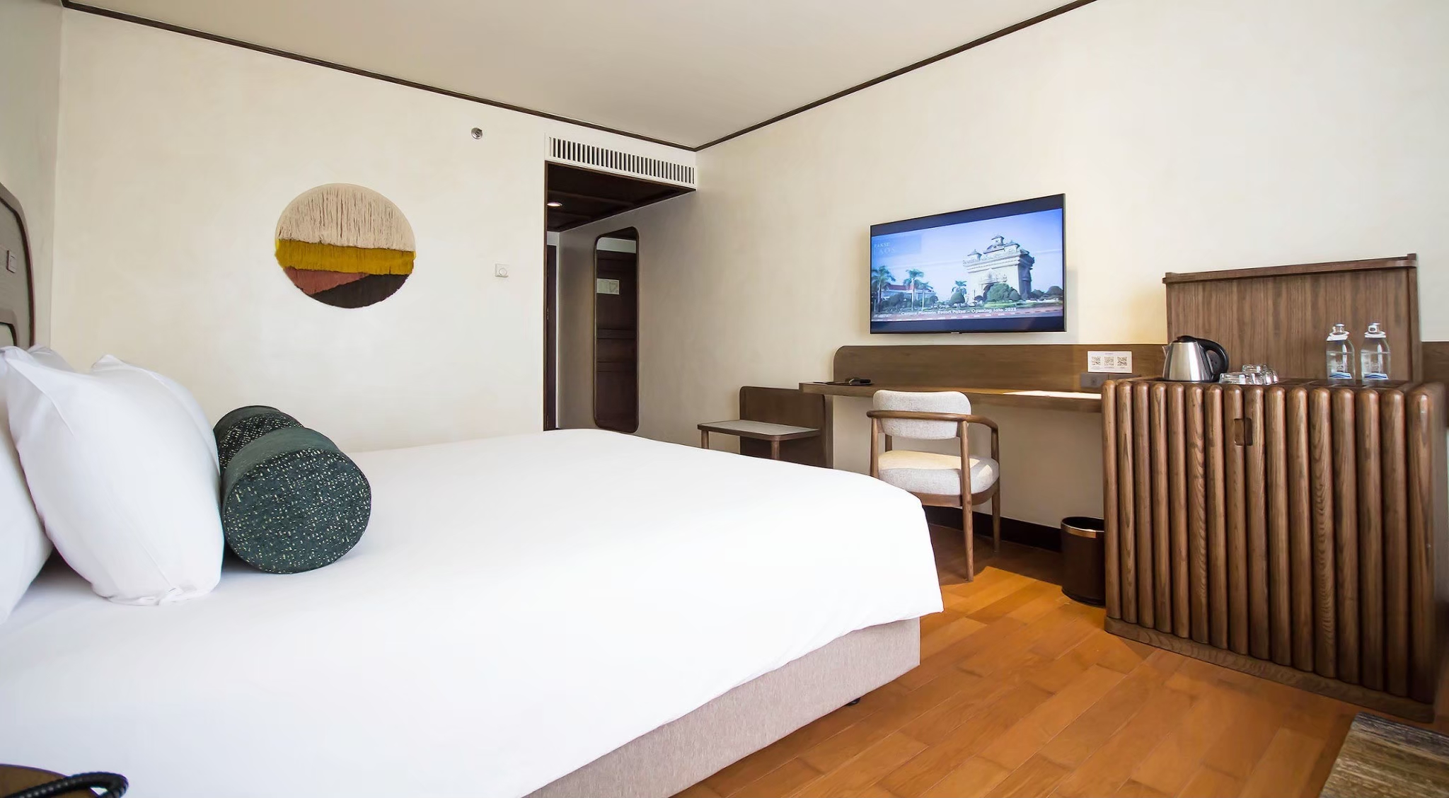 Double Deluxe King Bed