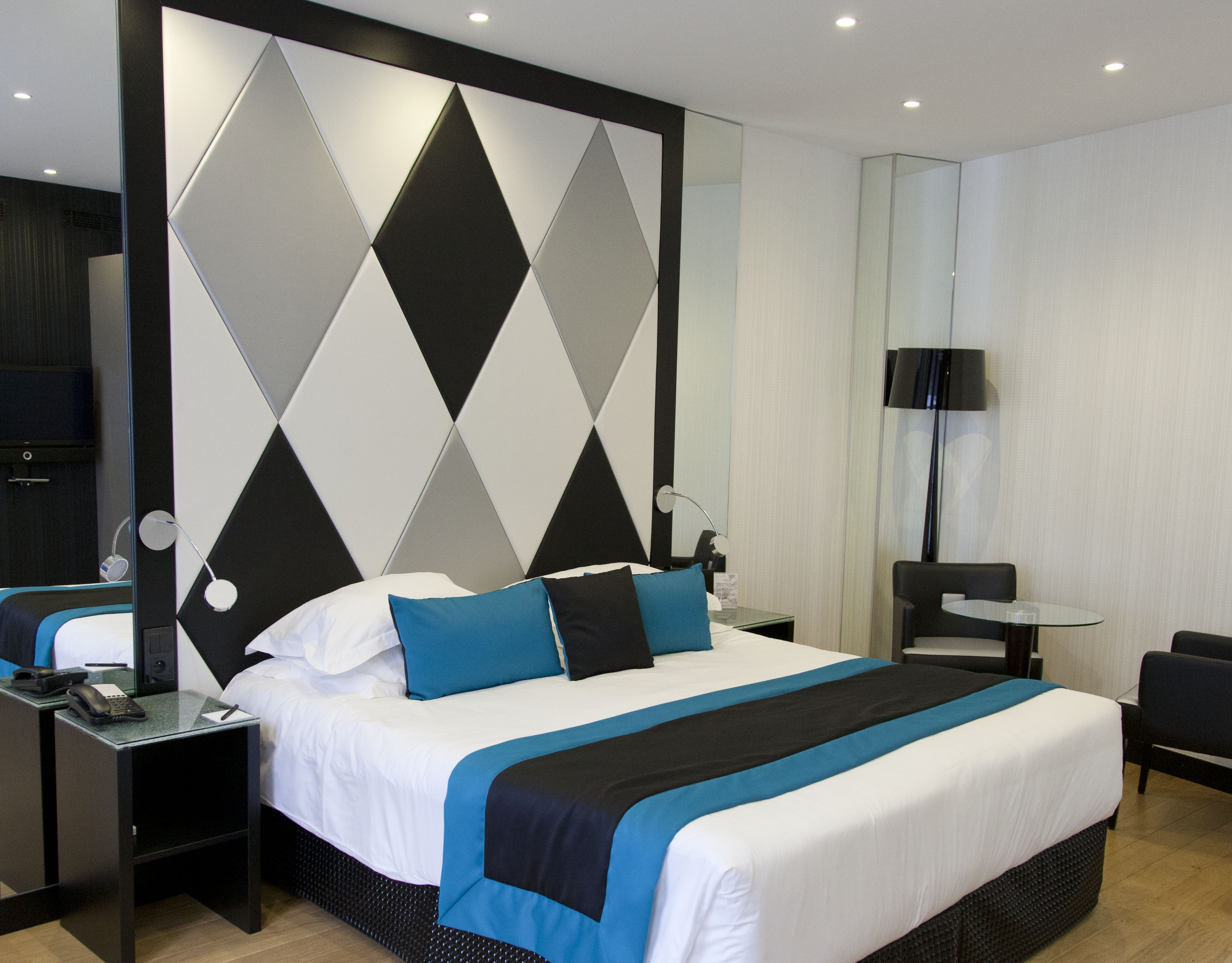 Double Connecting Room