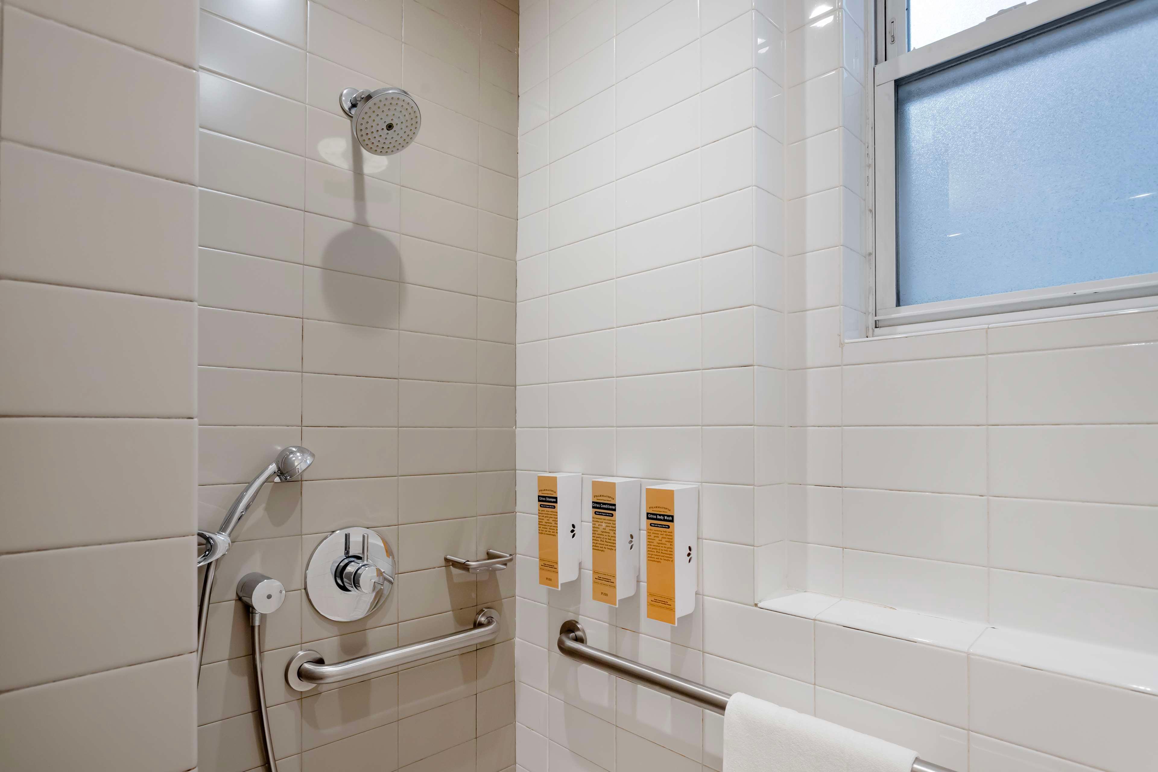 Room Queen Bed Non Smoking