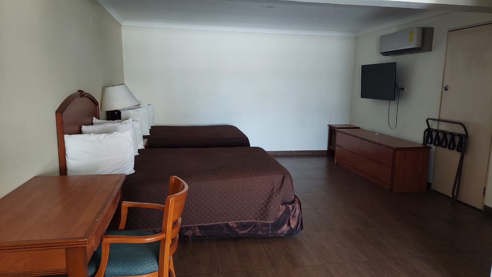 Studio Two Double Beds