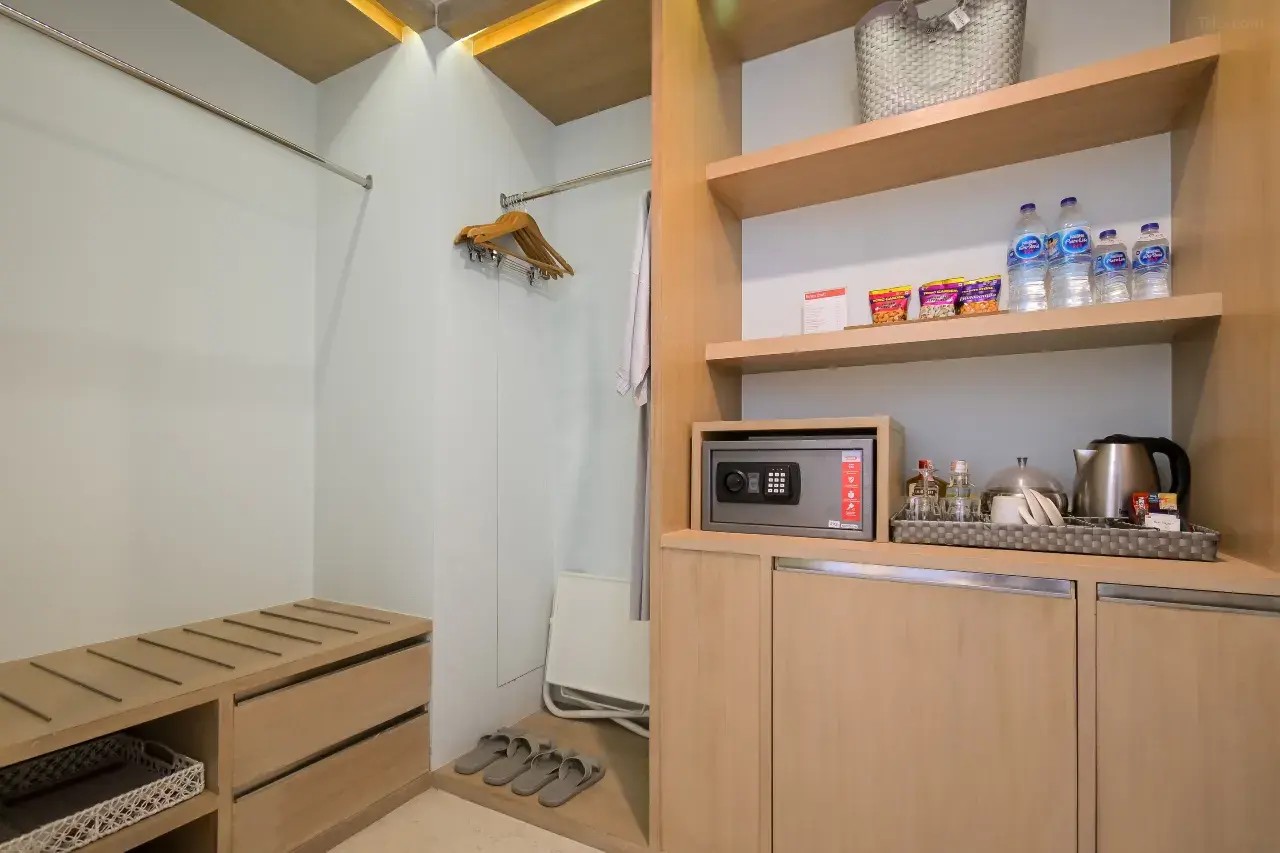 Double or Twin Deluxe Pool View