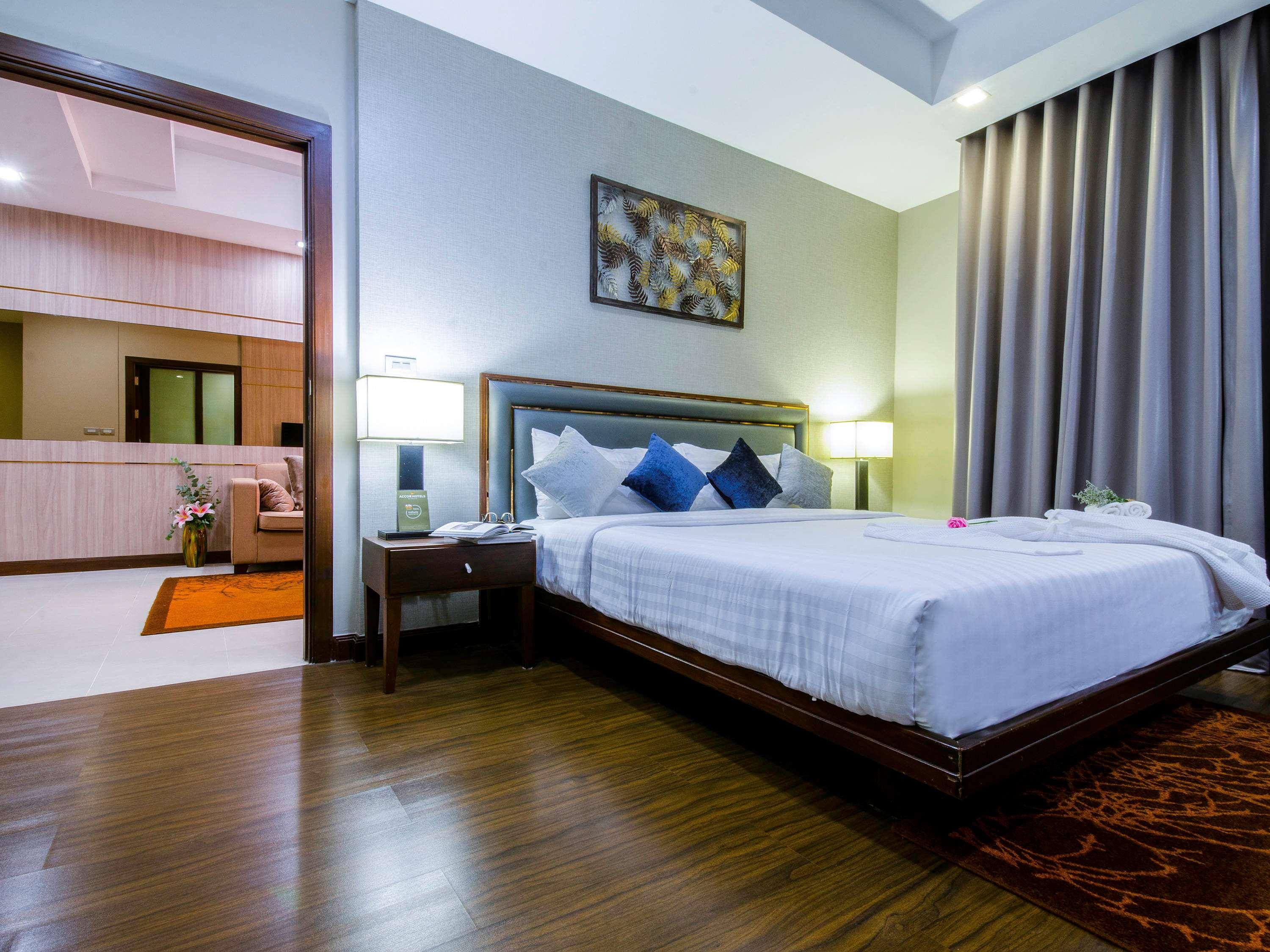 Suite Deluxe King Bed