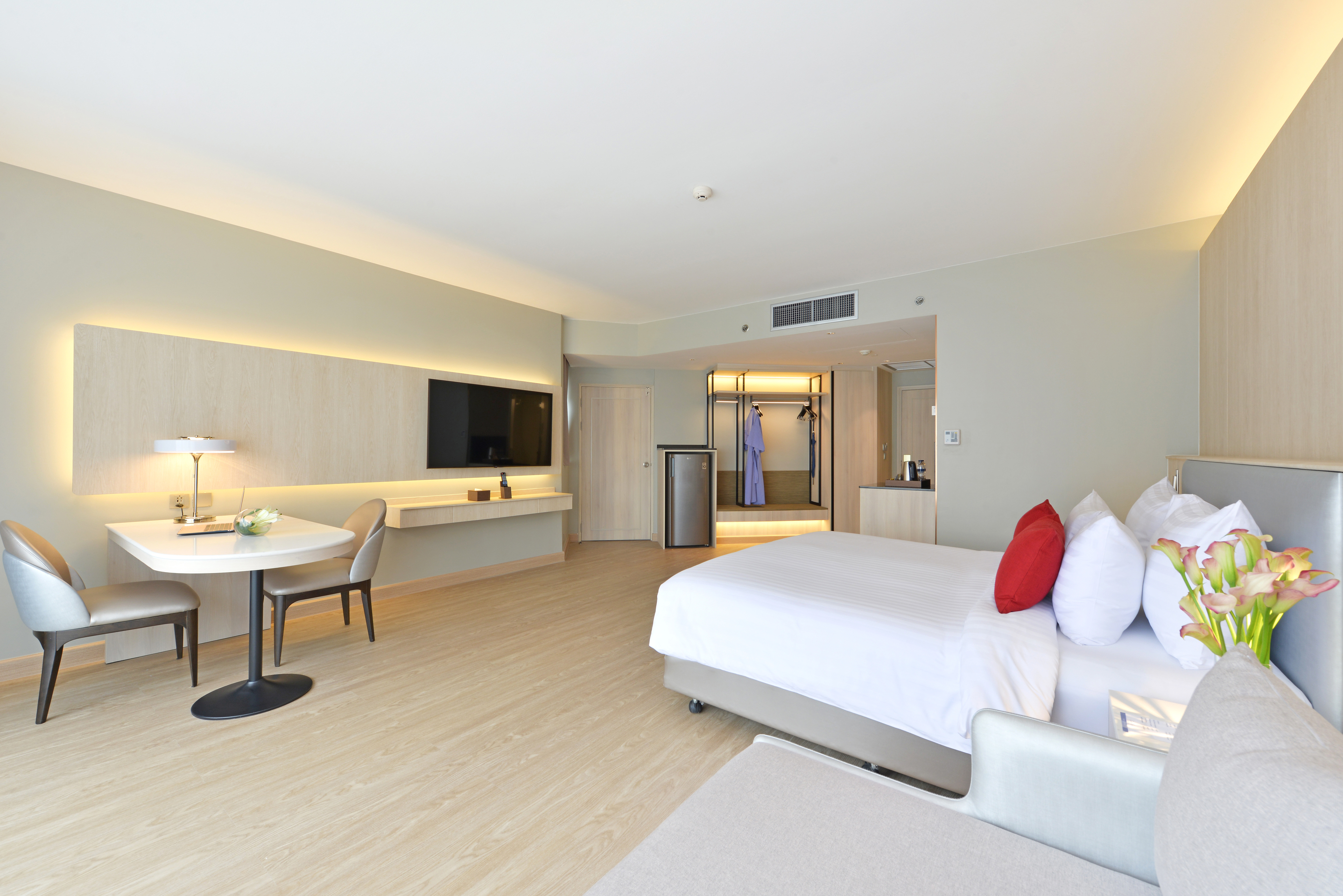 Triple Deluxe Executive