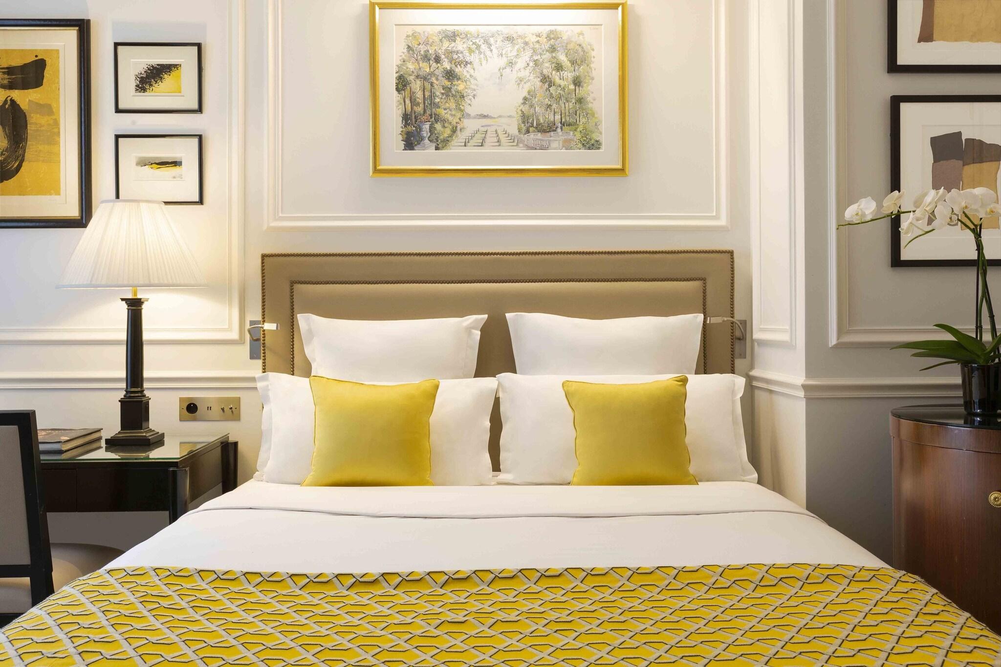 Double Queen Size Bed