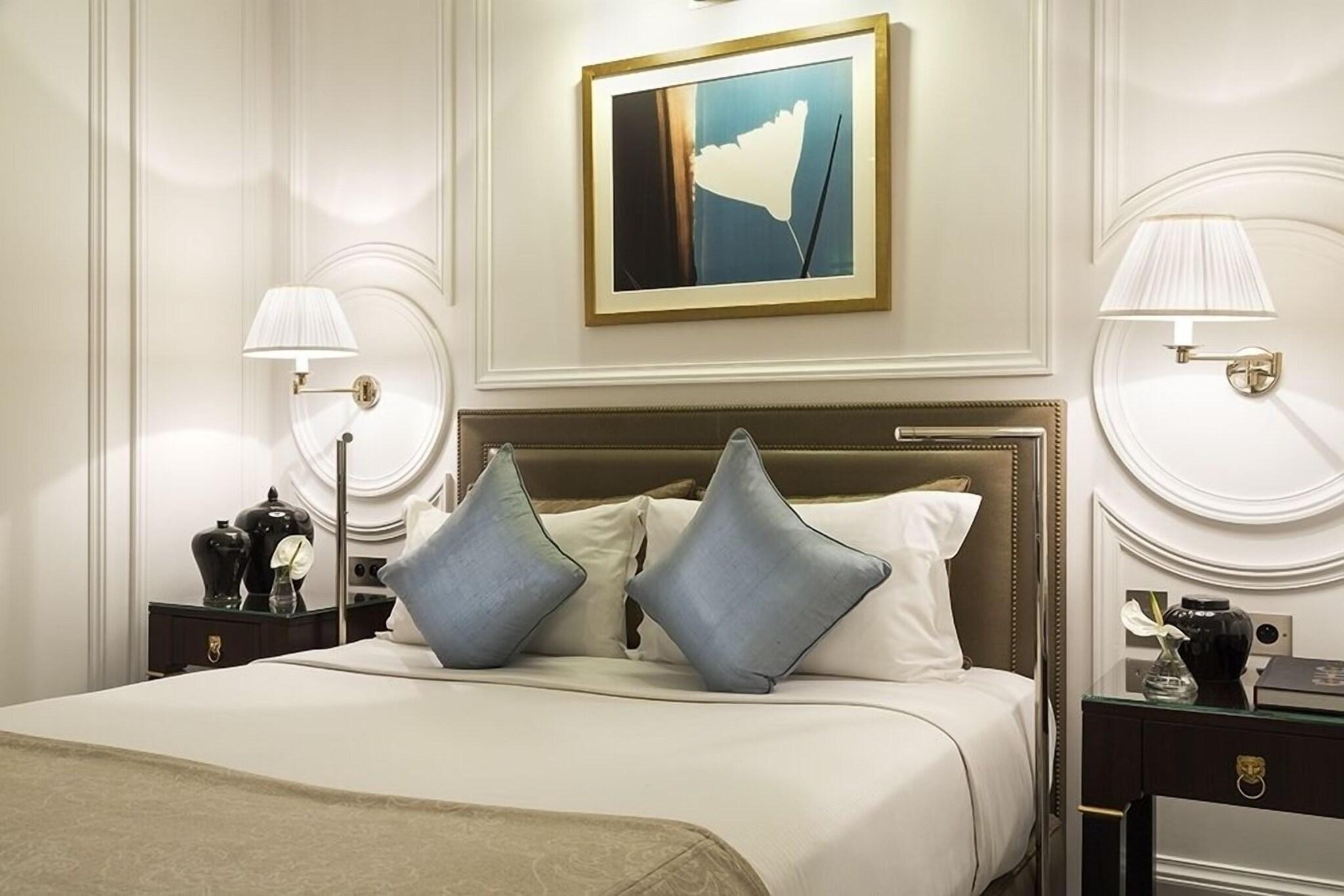 Double Classic Queen Bed