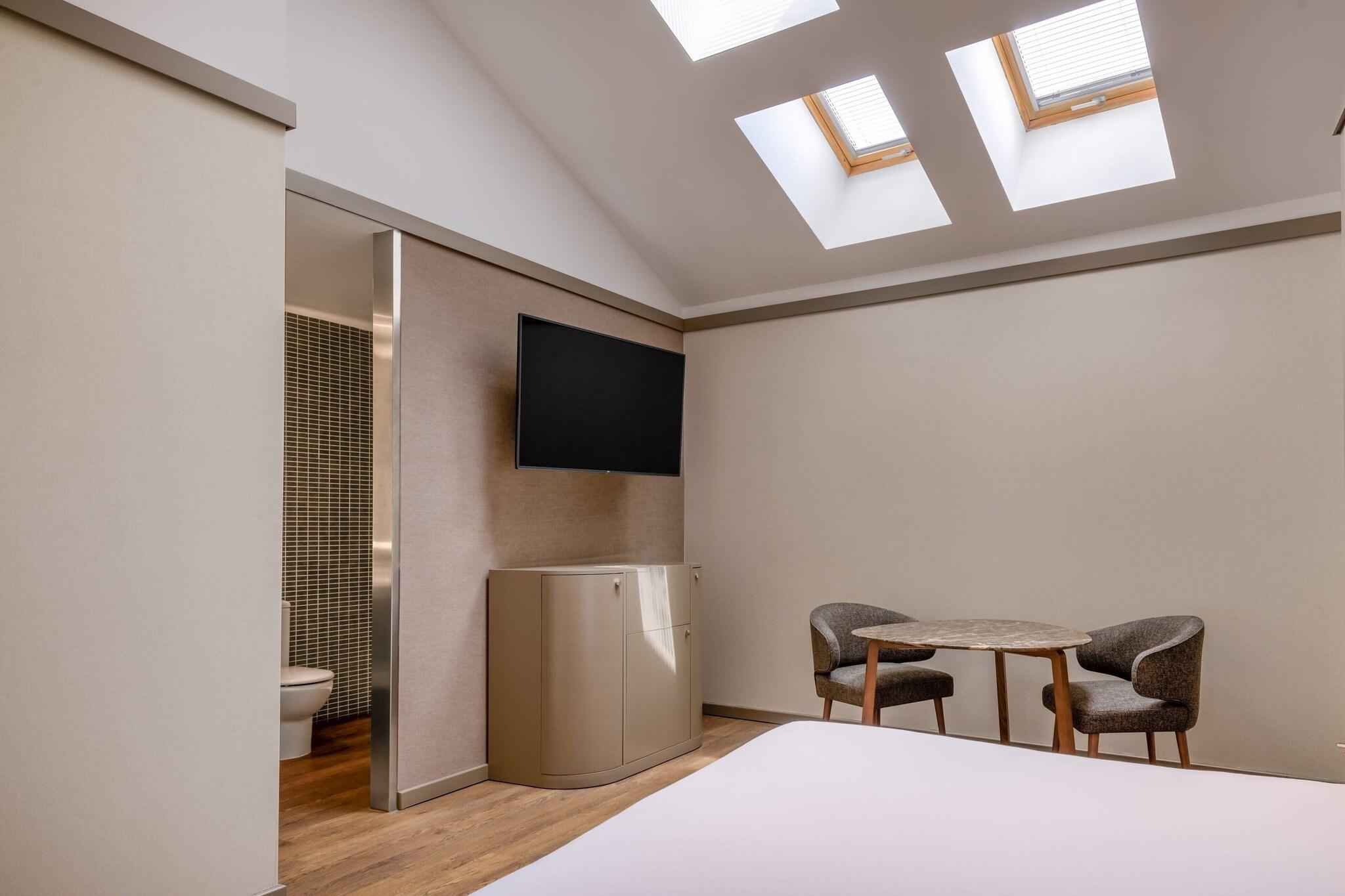 Double Queen Size Bed