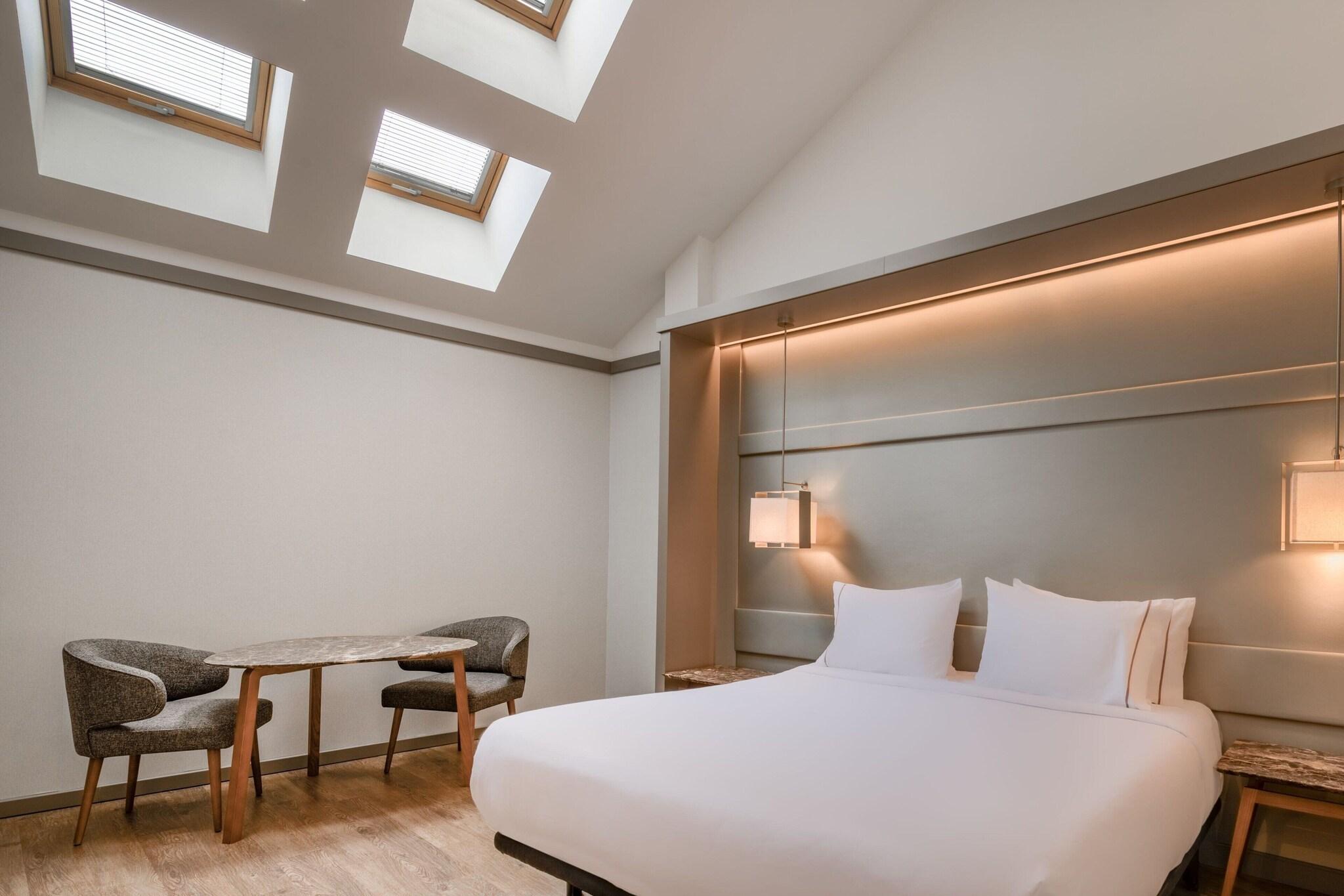 Double Queen Size Bed