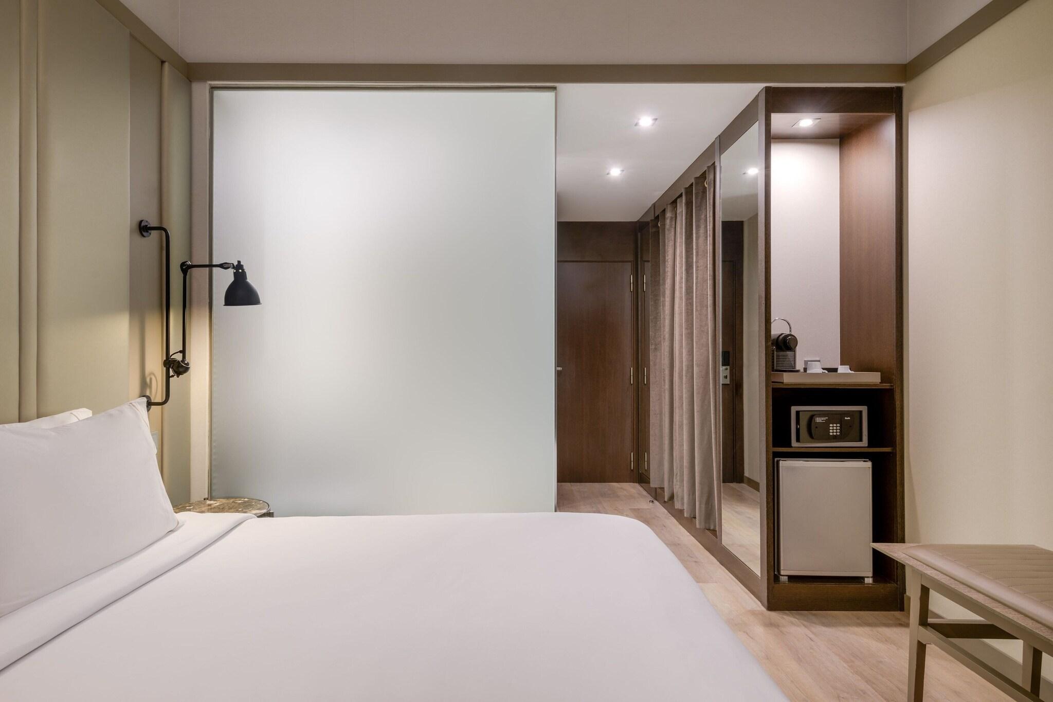 Double King Size Bed