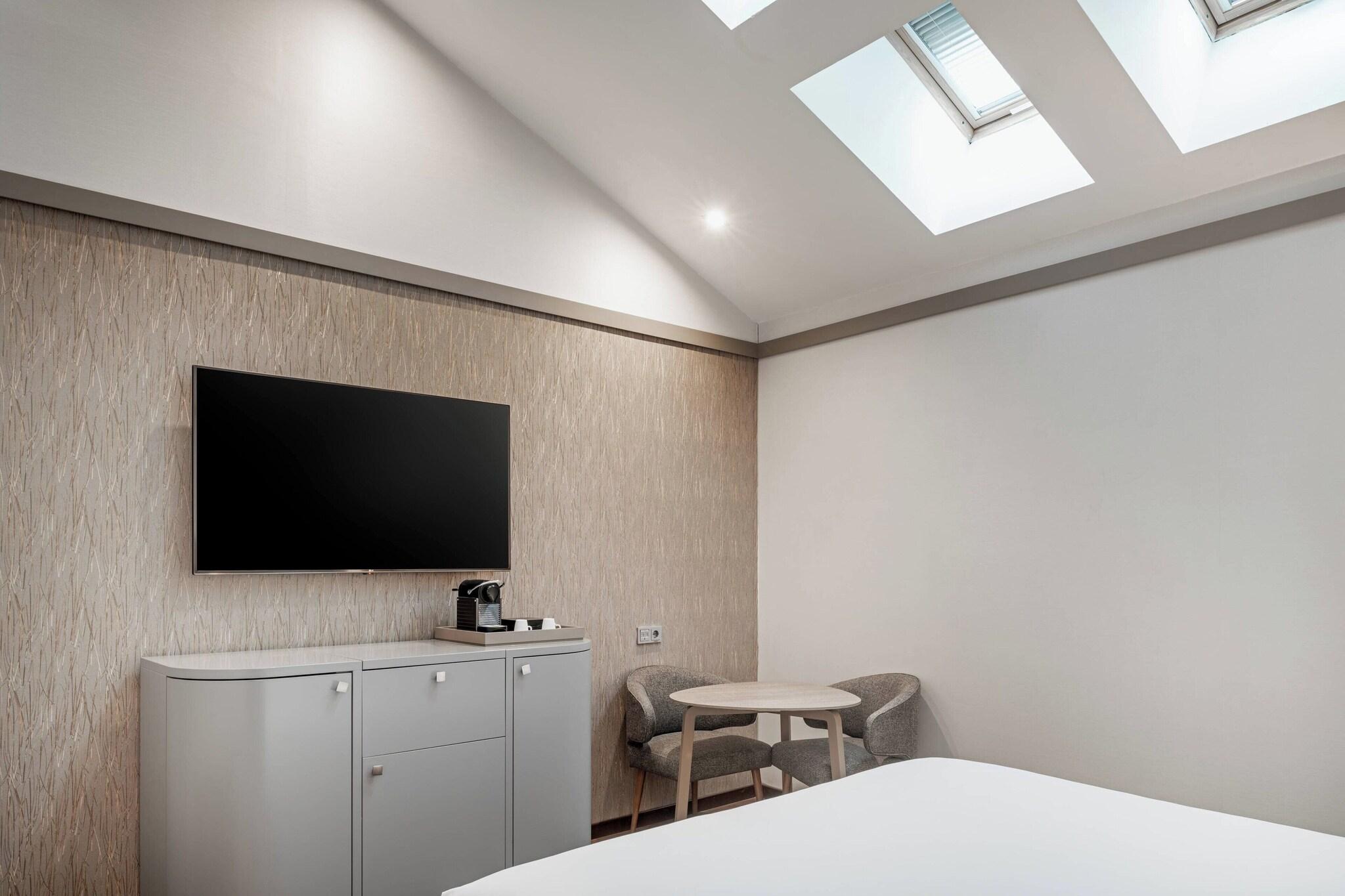 Double King Size Bed