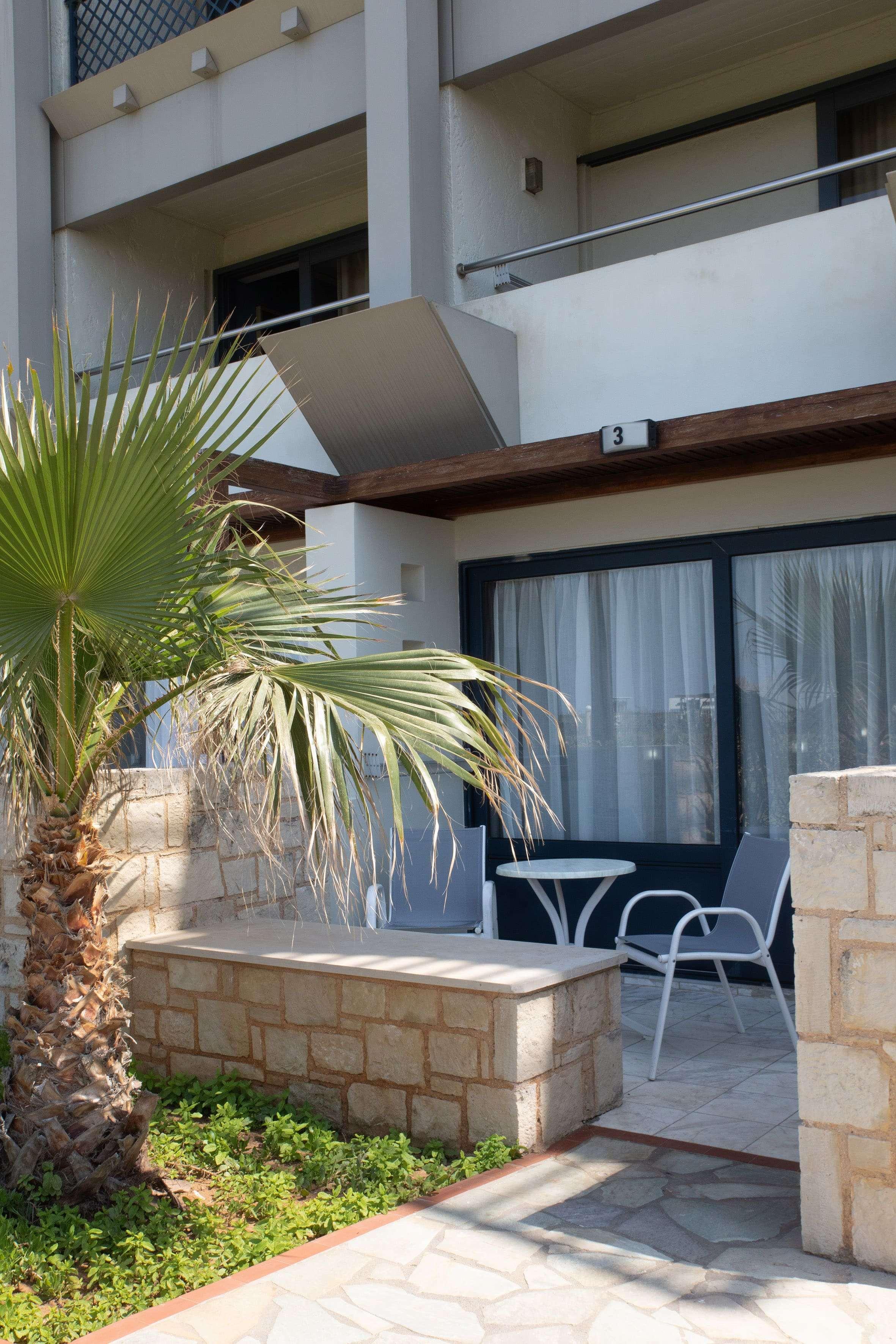 Family Room Garden View