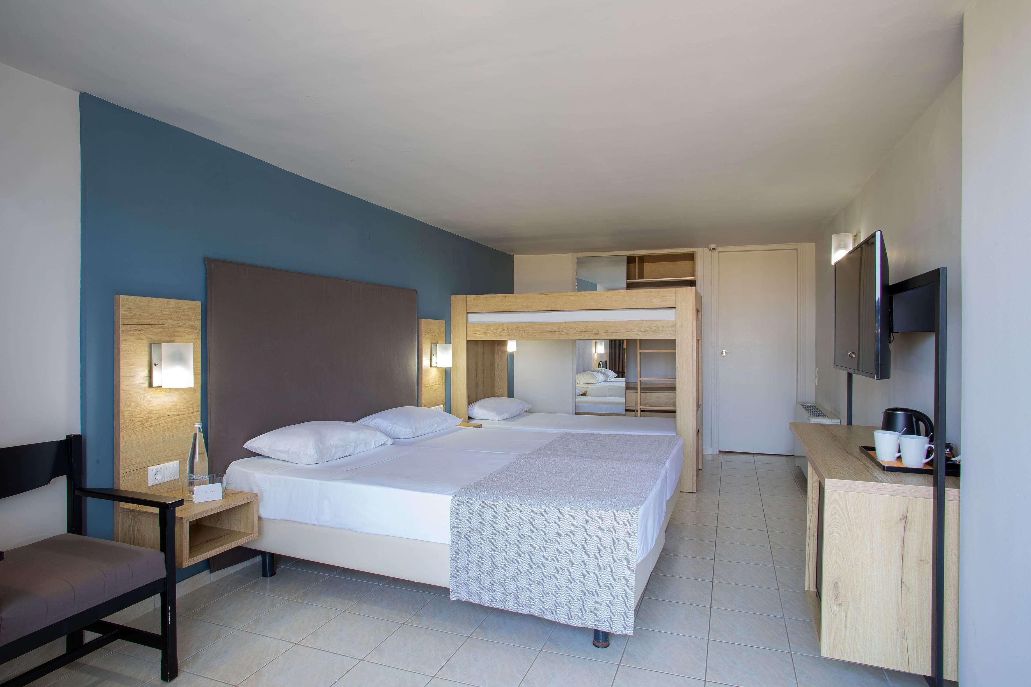 Family Room Garden View