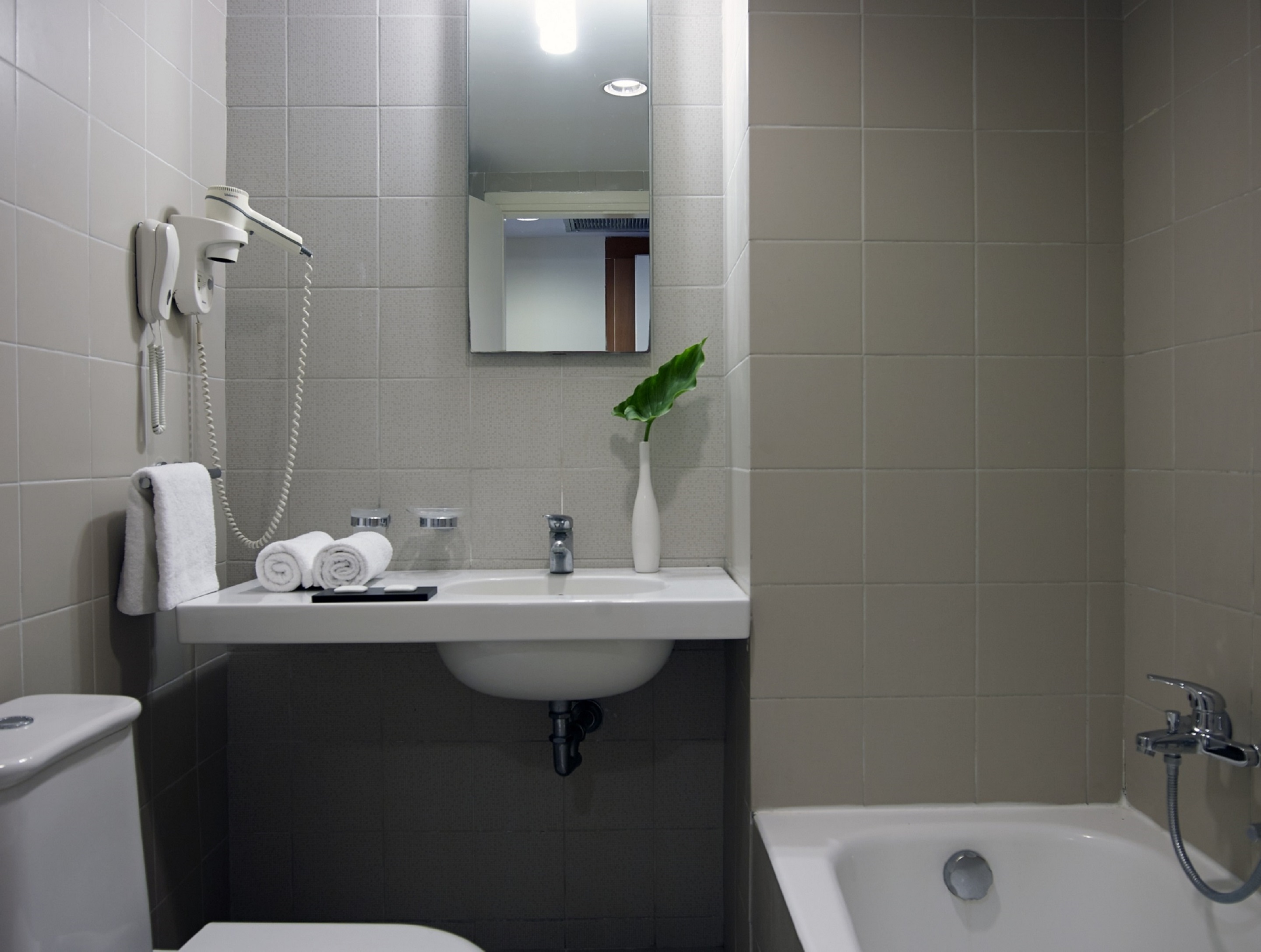 Twin Classic Pool View