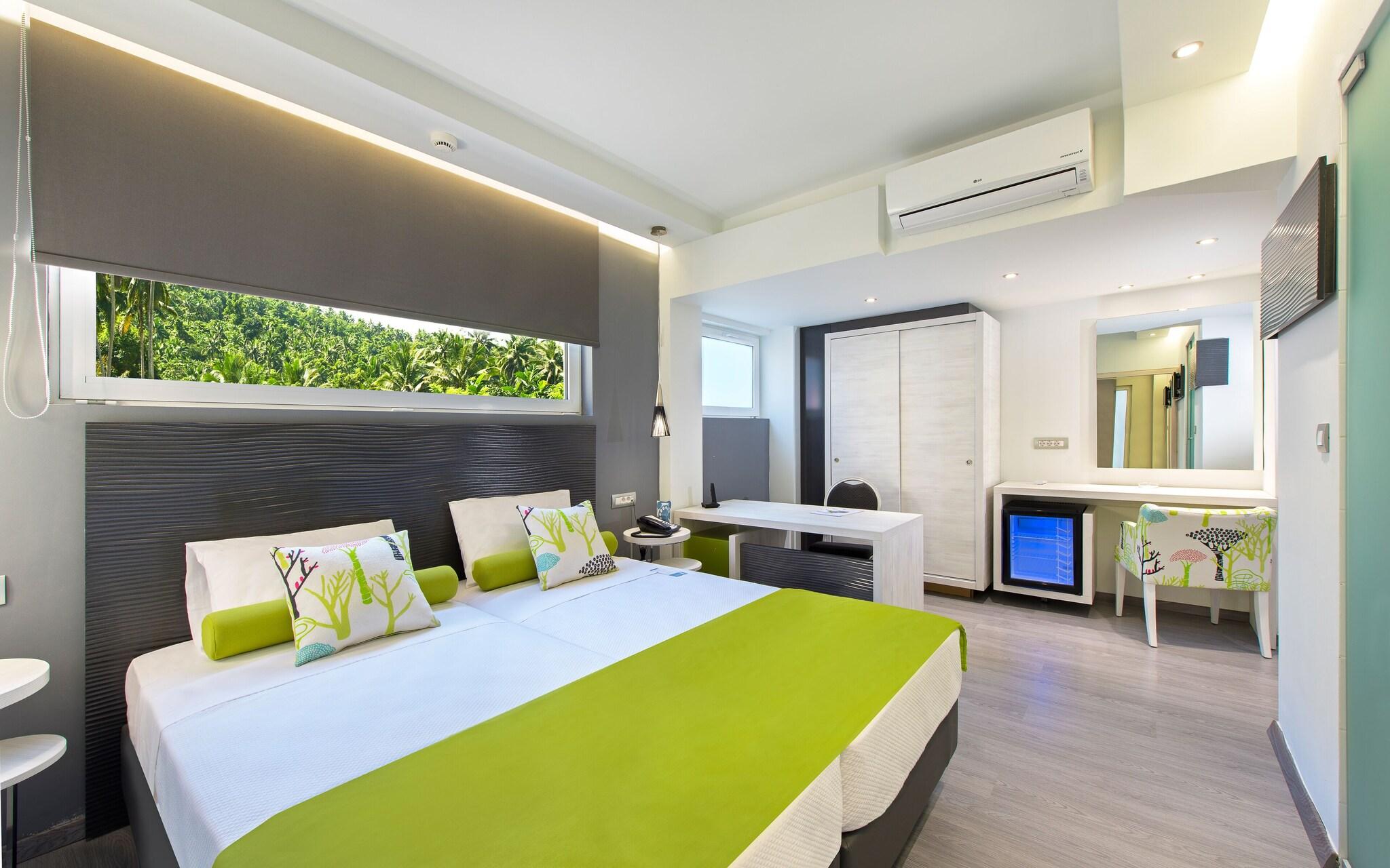 Suite Deluxe with Views