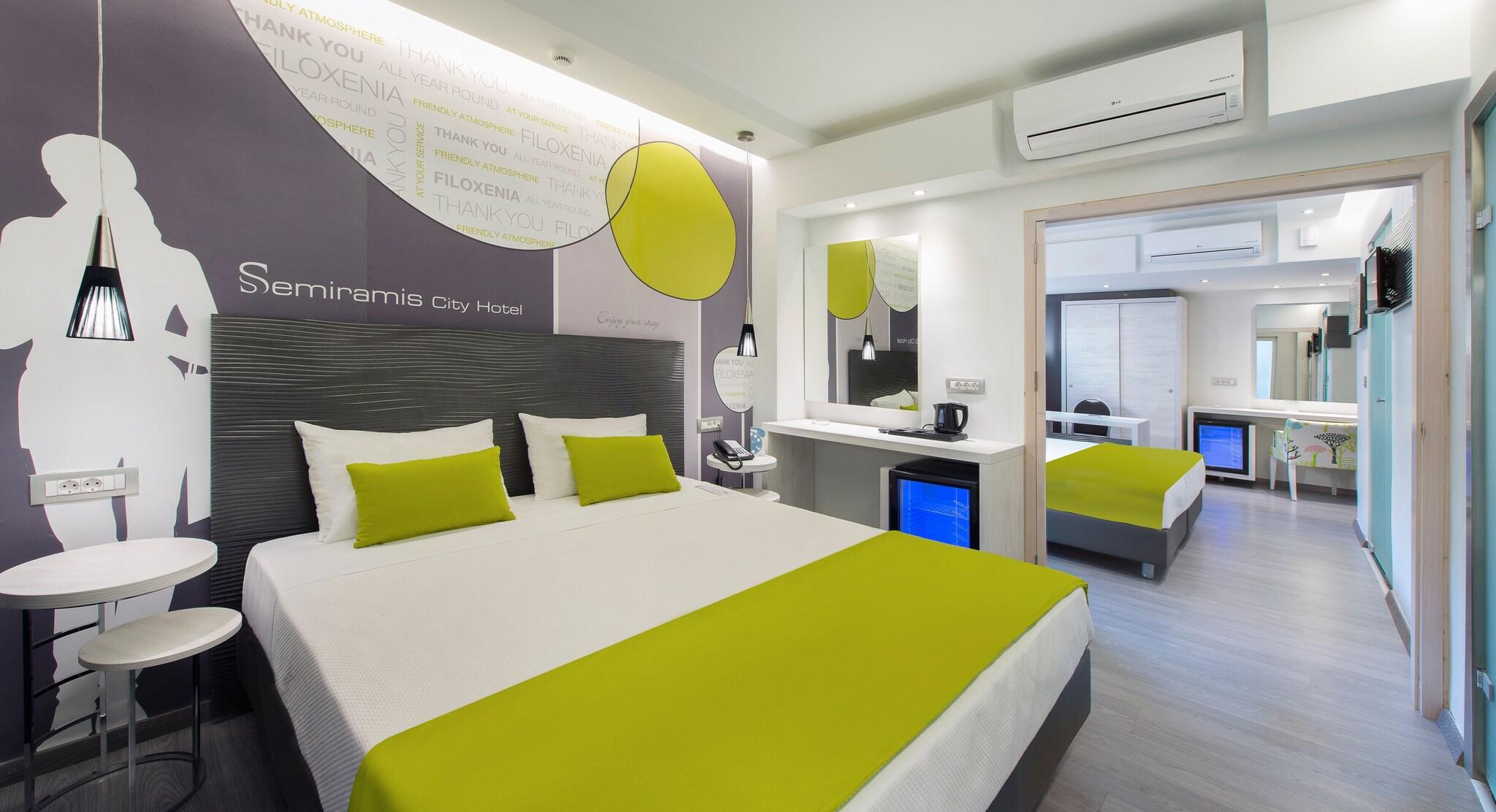 Suite Deluxe with Views