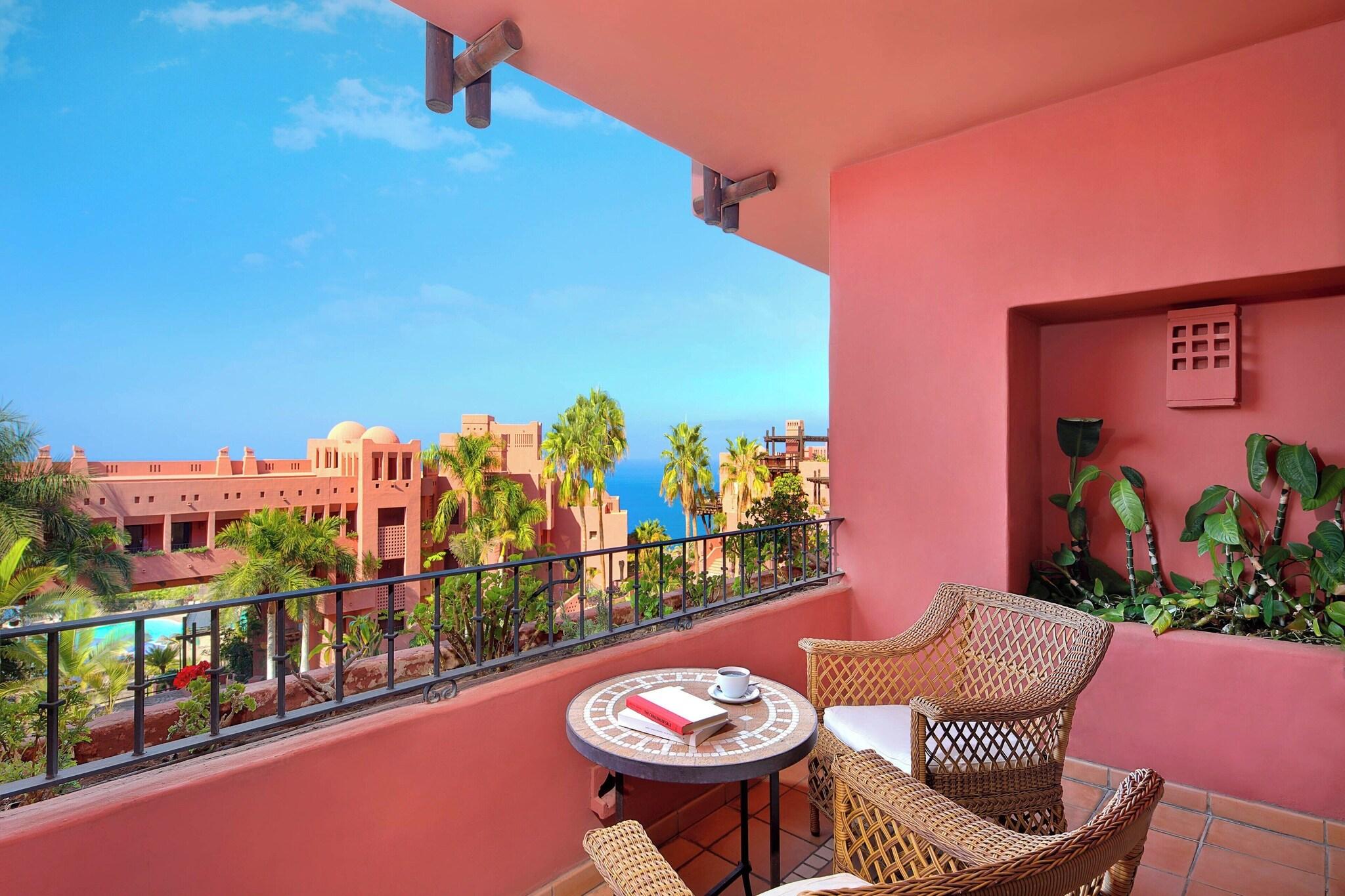 Junior Suite Ocean View King Bed