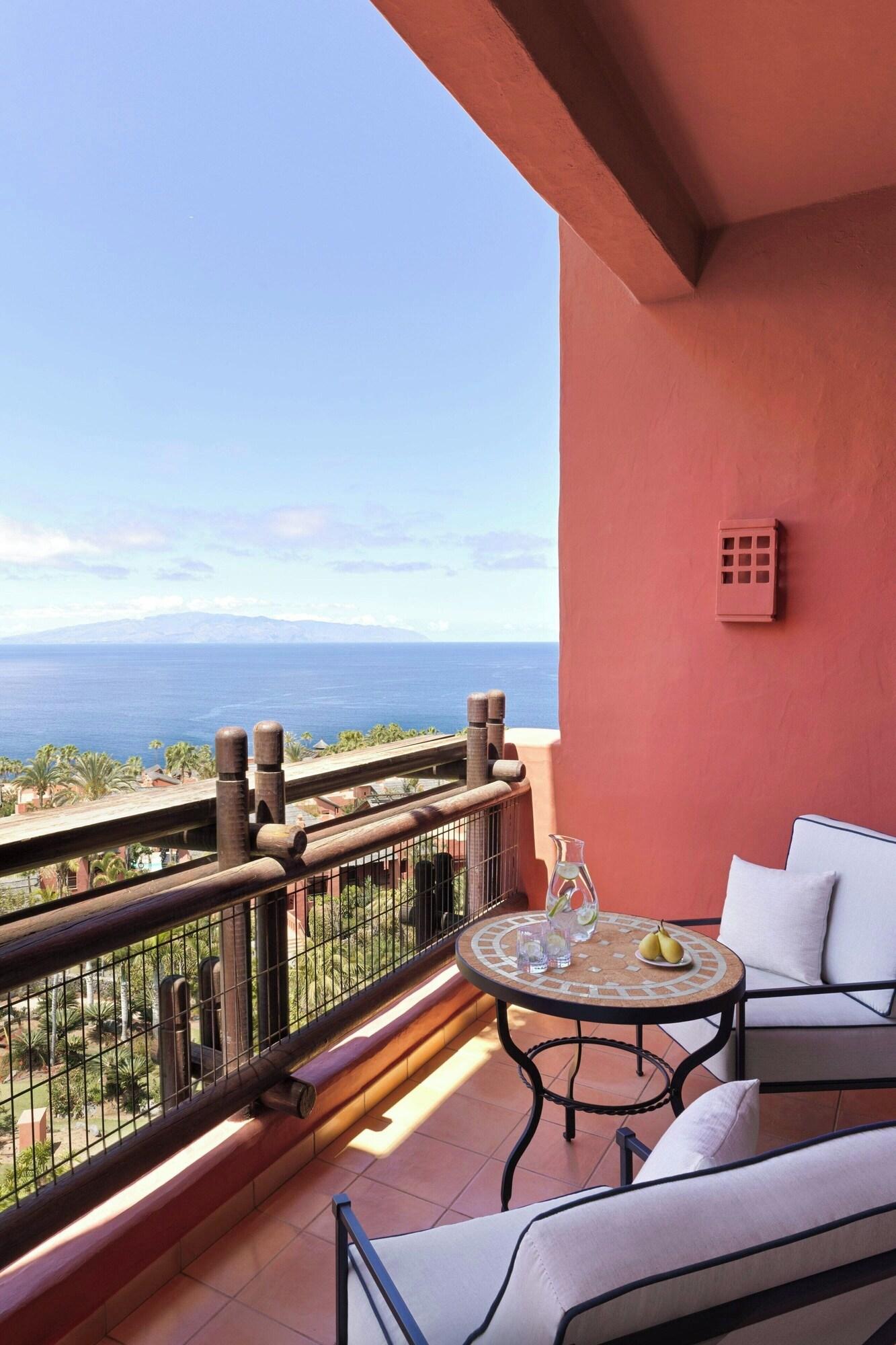 Junior Suite Ocean View King Bed