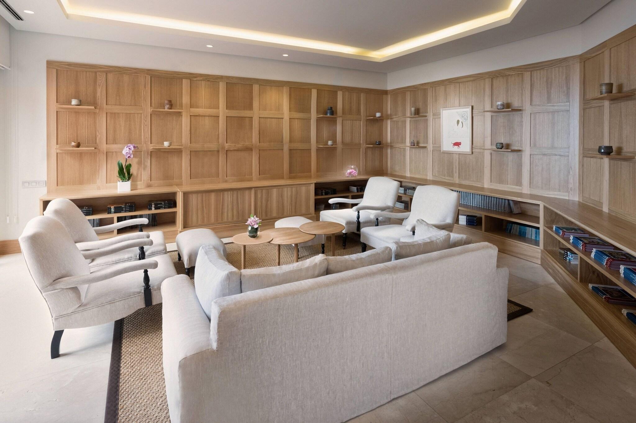 Suite Ocean View Two Double Beds