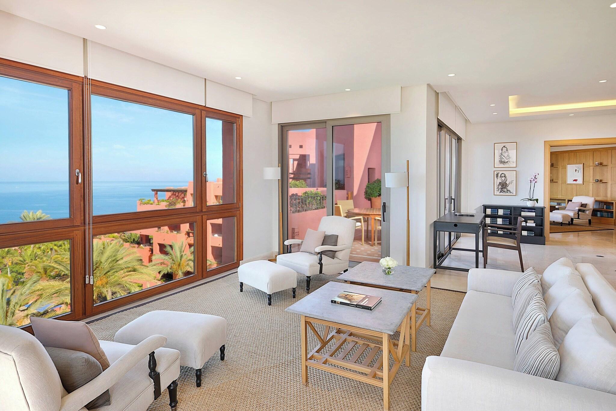 Suite Ocean View Two Double Beds