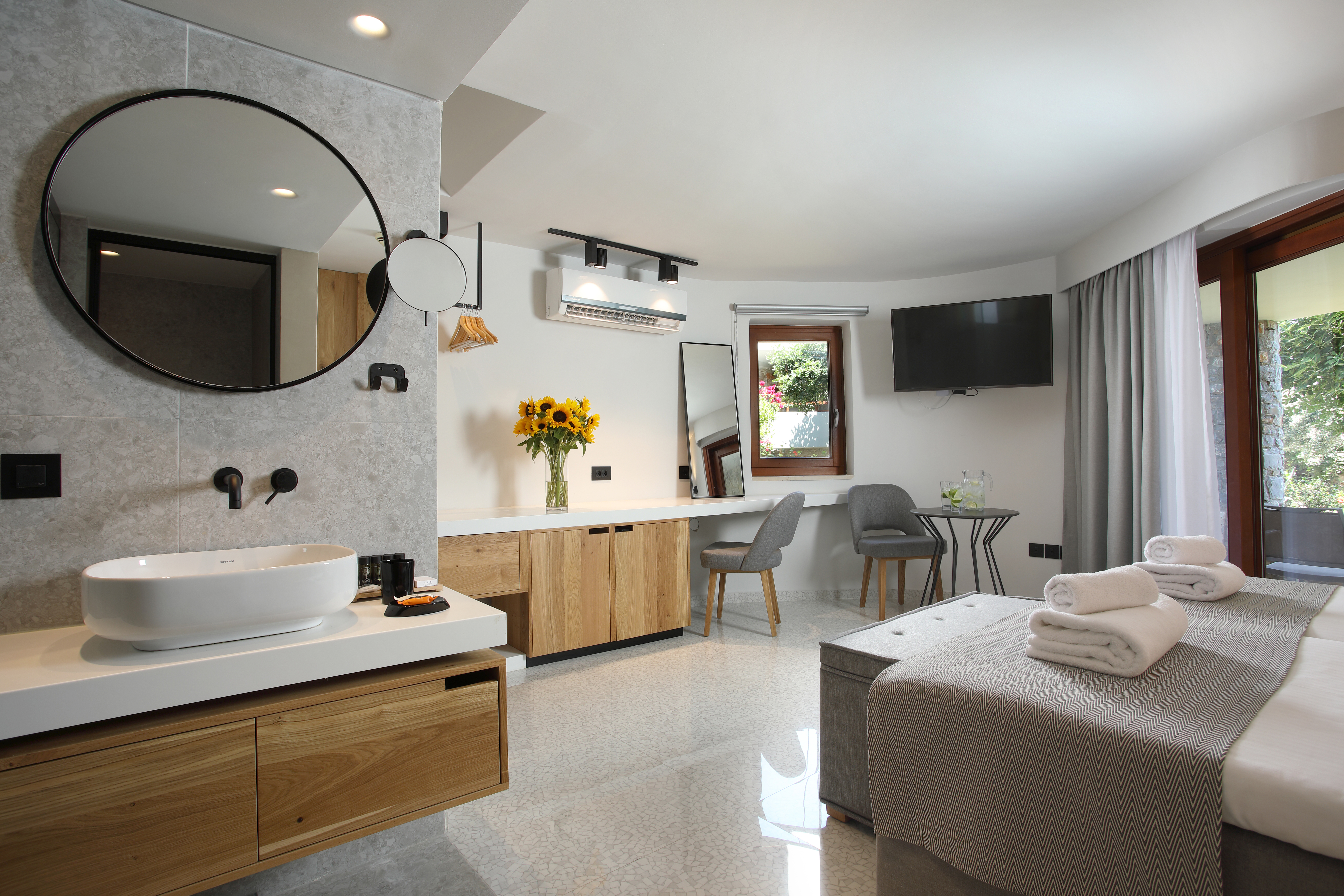 Bungalow Garden View