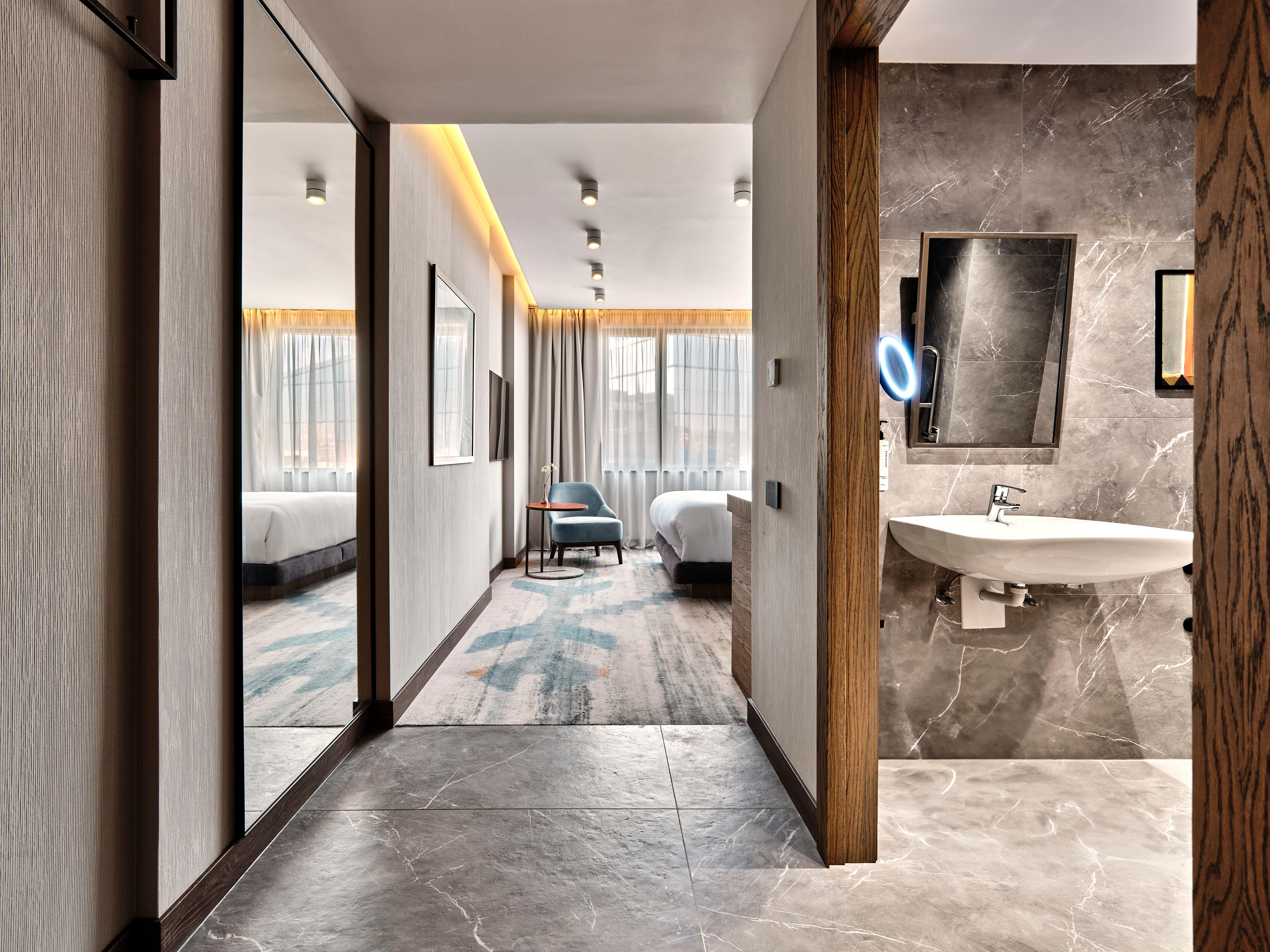 Room Accessible with Views