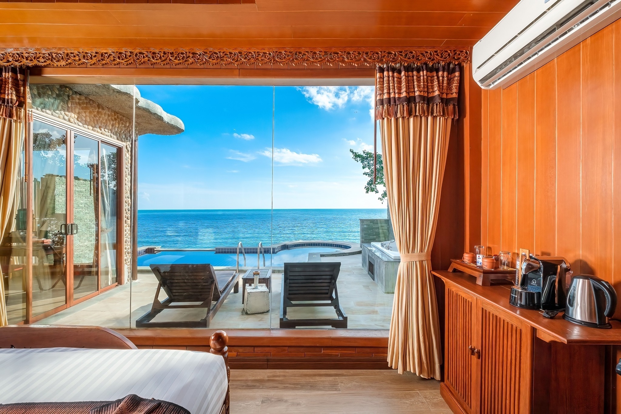 Villa Grand with Views