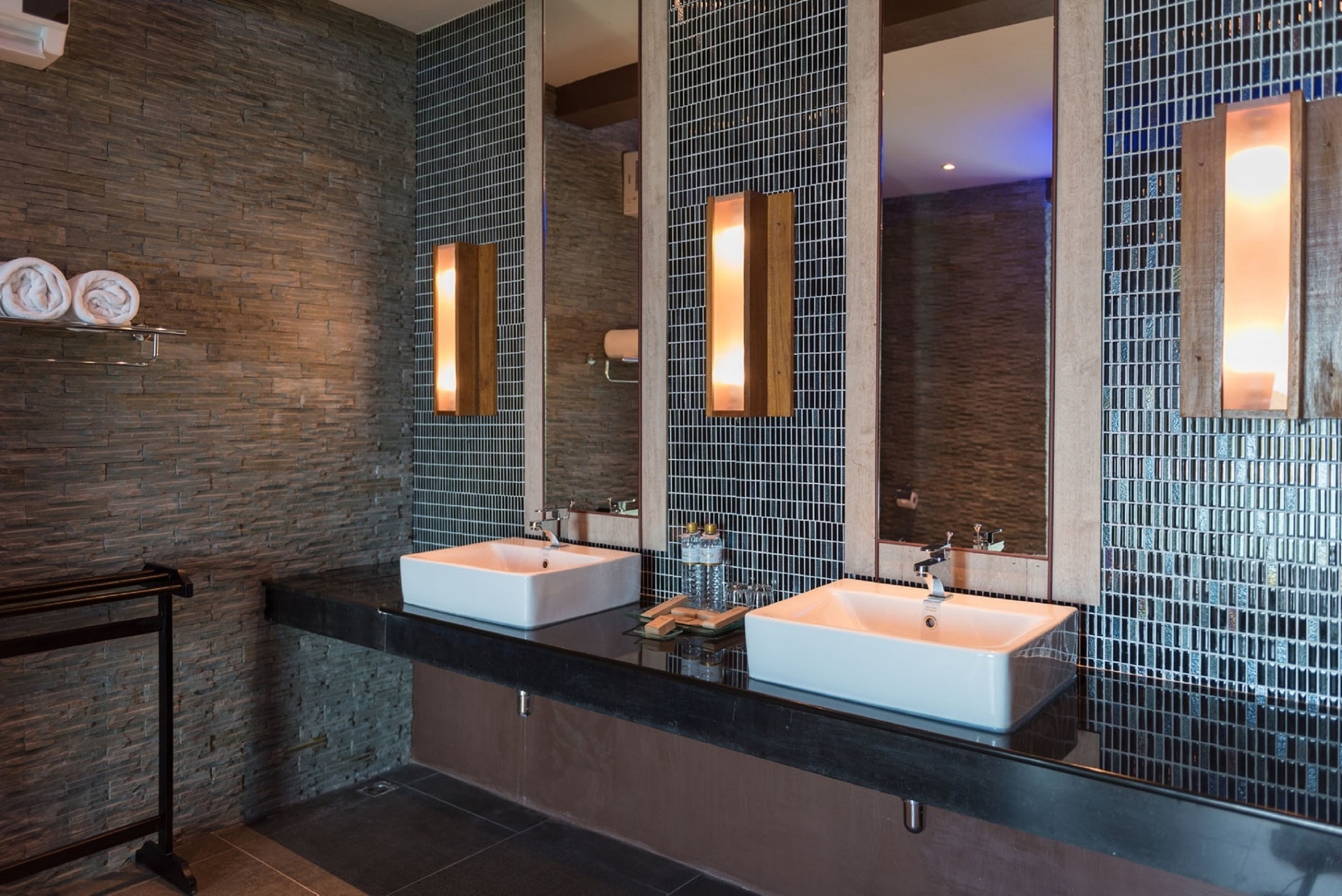 Double or Twin Deluxe with Jacuzzi