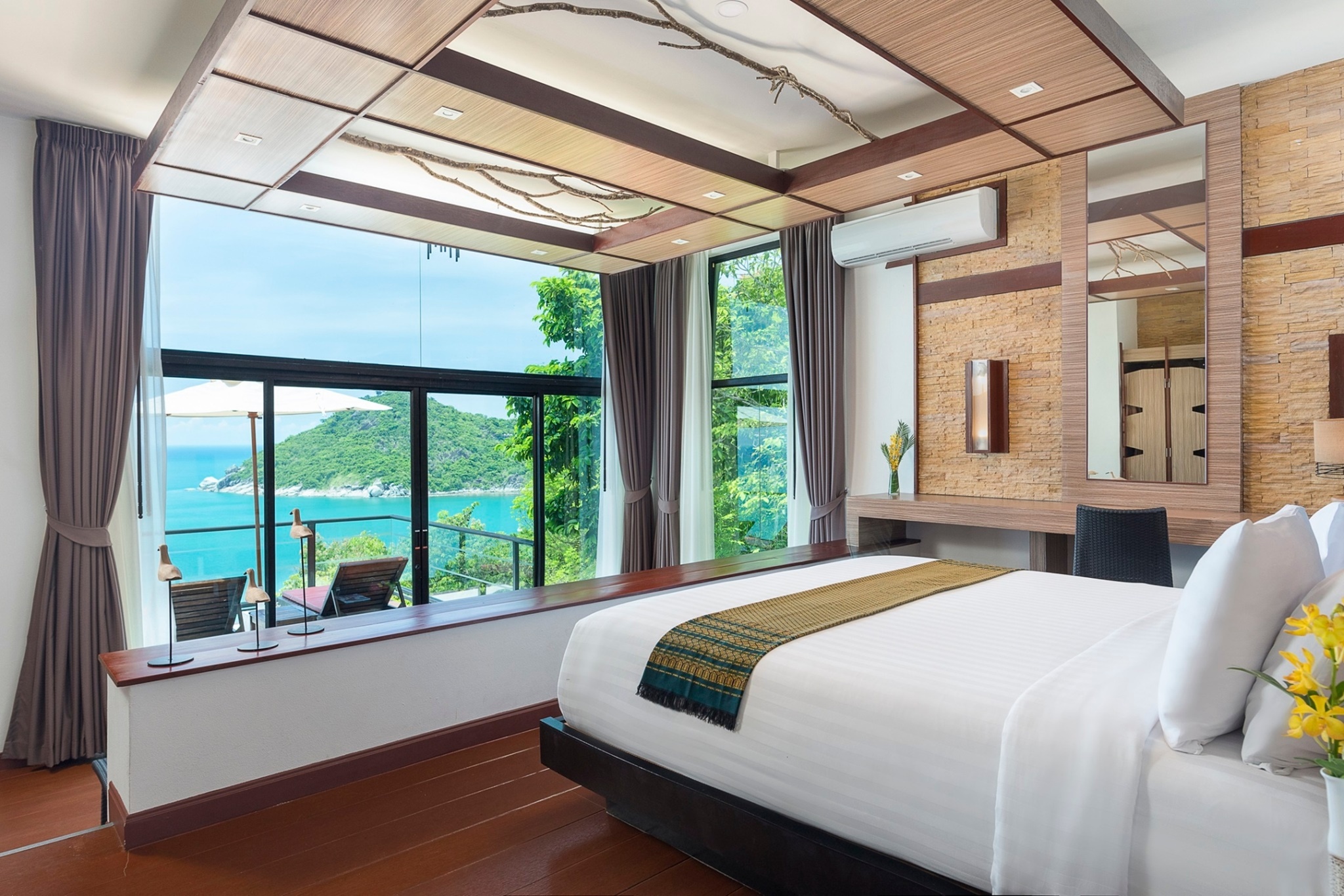 Double or Twin Deluxe with Jacuzzi