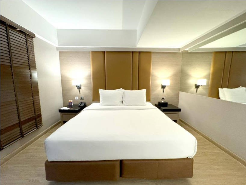 Double Deluxe King Bed