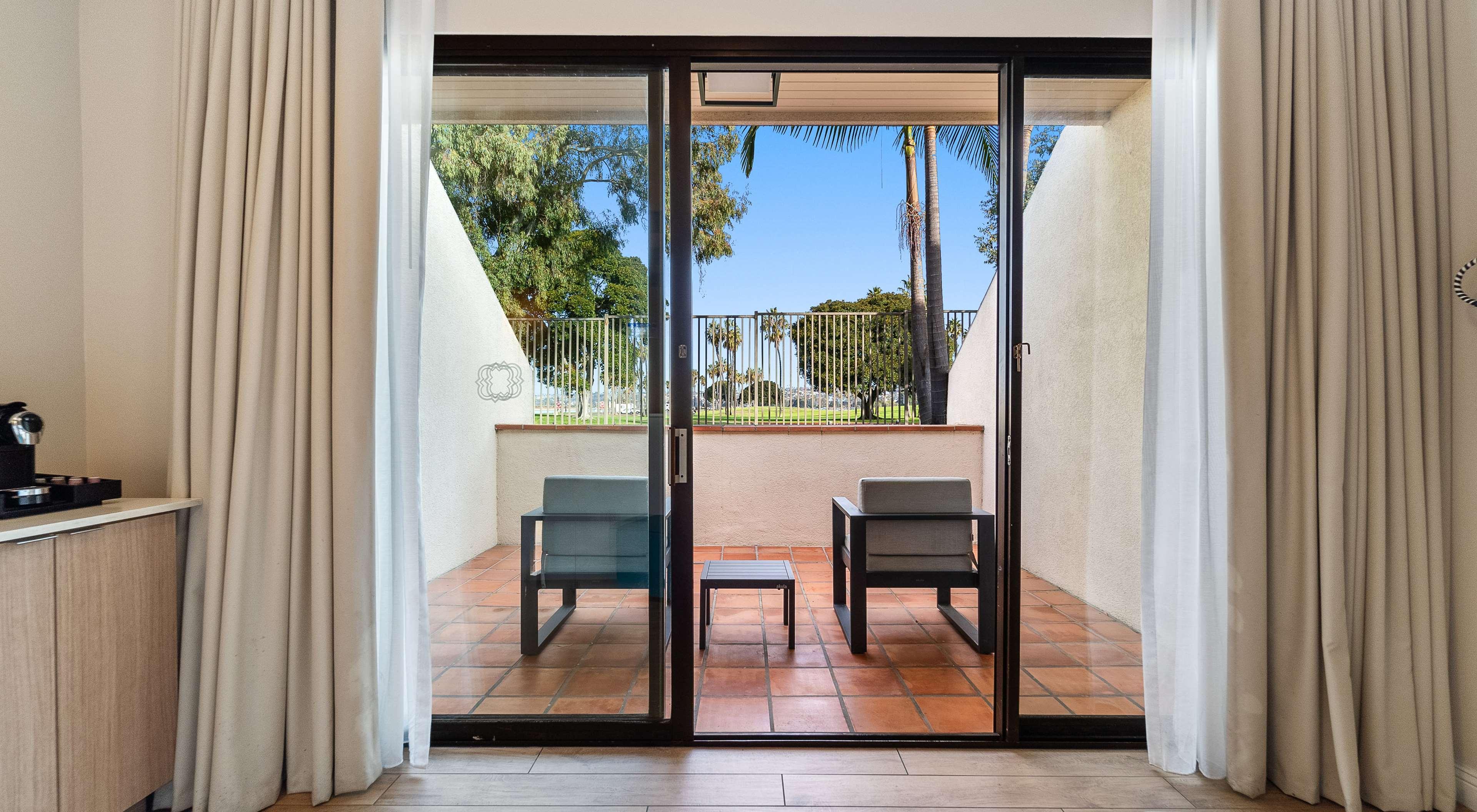 Studio King Size Bed