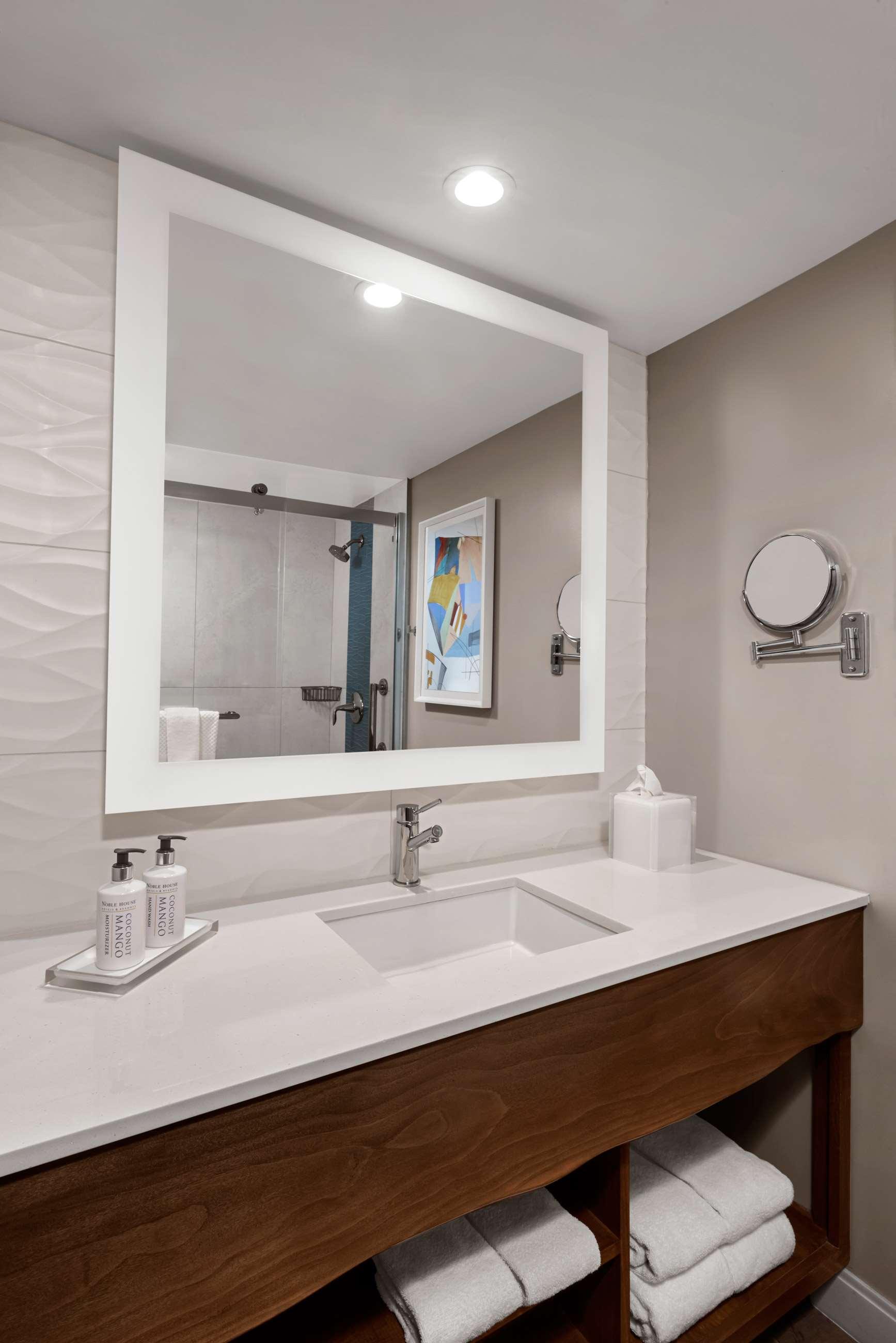 Studio Garden View Two Queen Beds