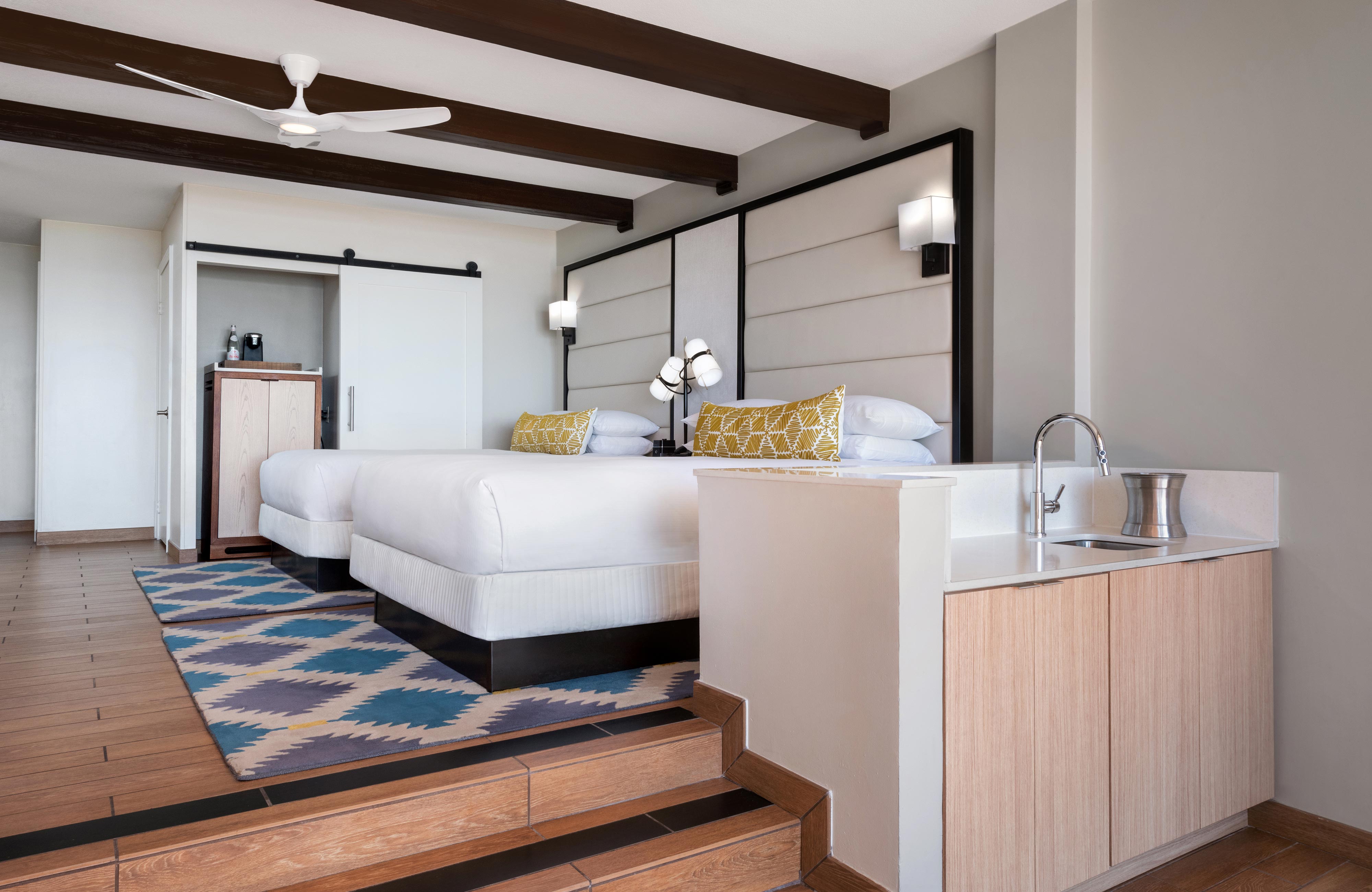 Studio Two Queen Beds