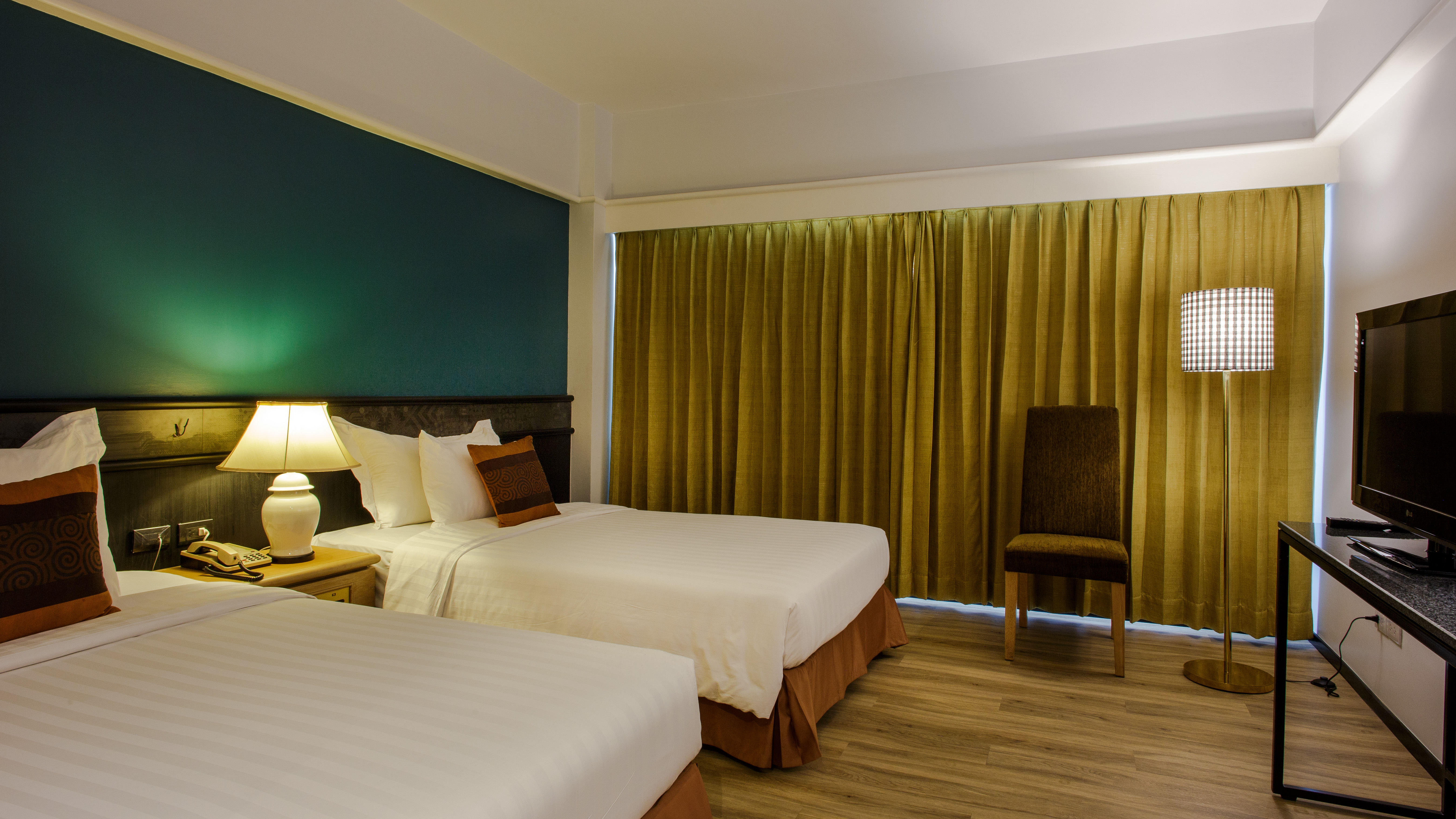 Double or Twin Deluxe