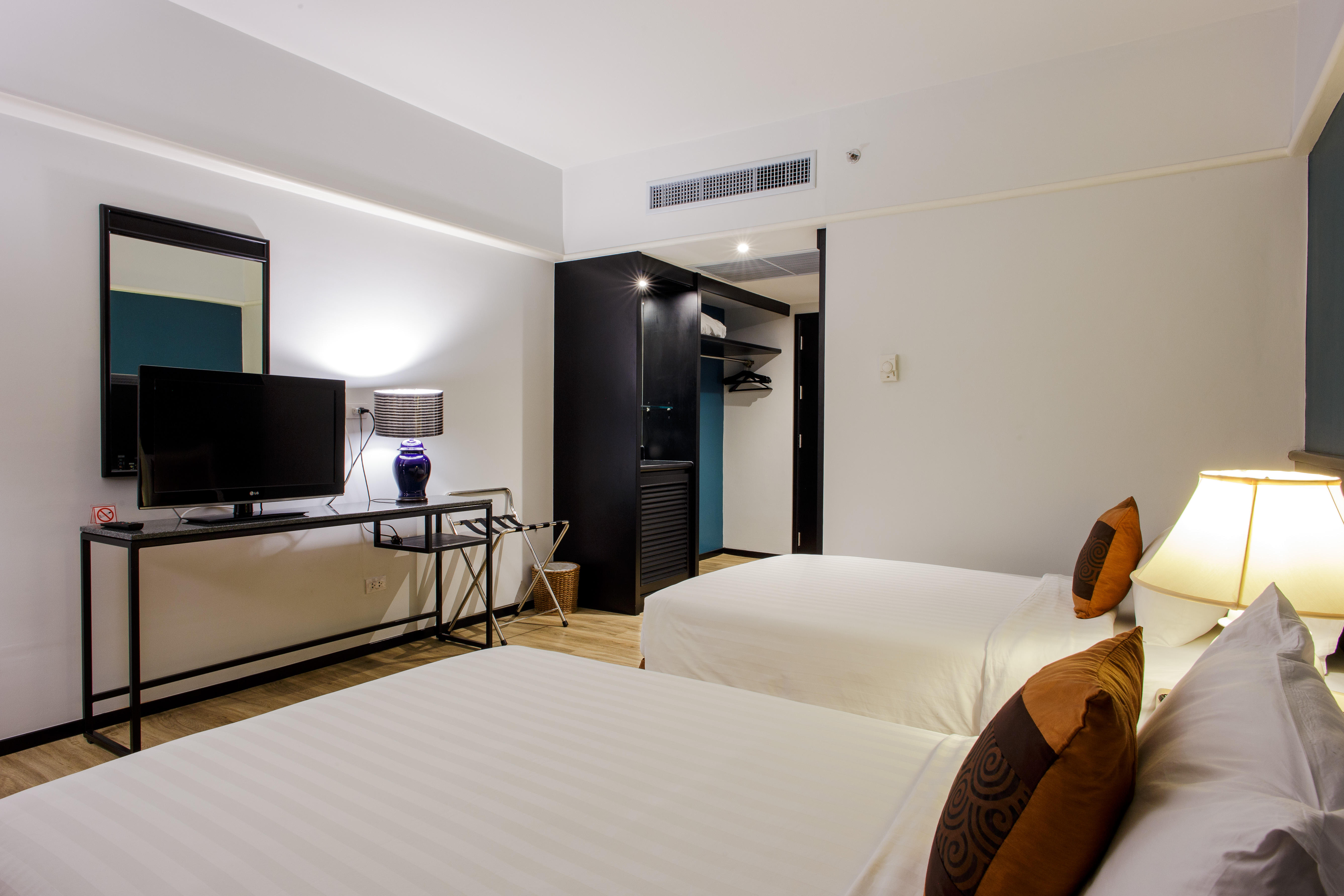 Double or Twin Deluxe