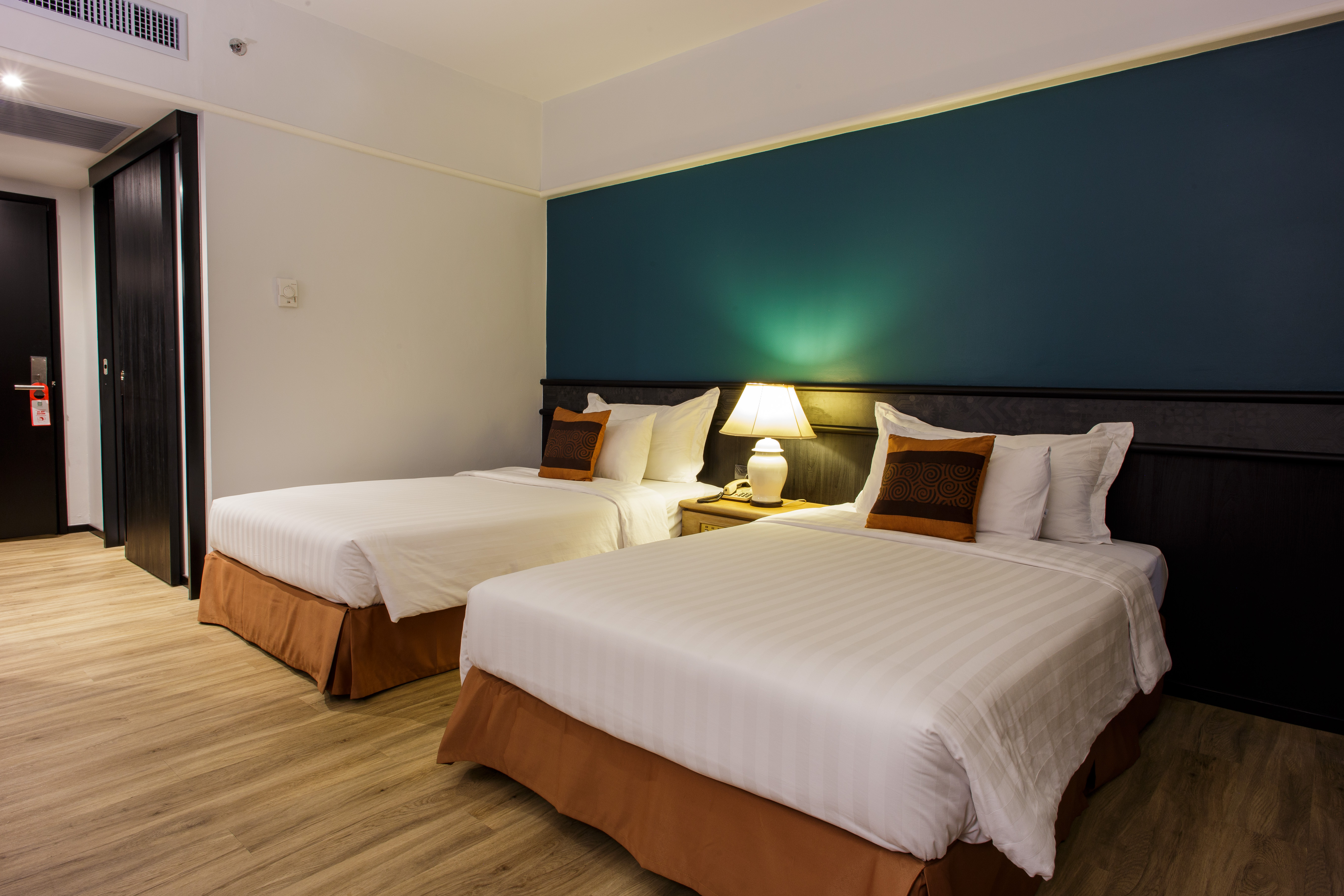 Double or Twin Deluxe