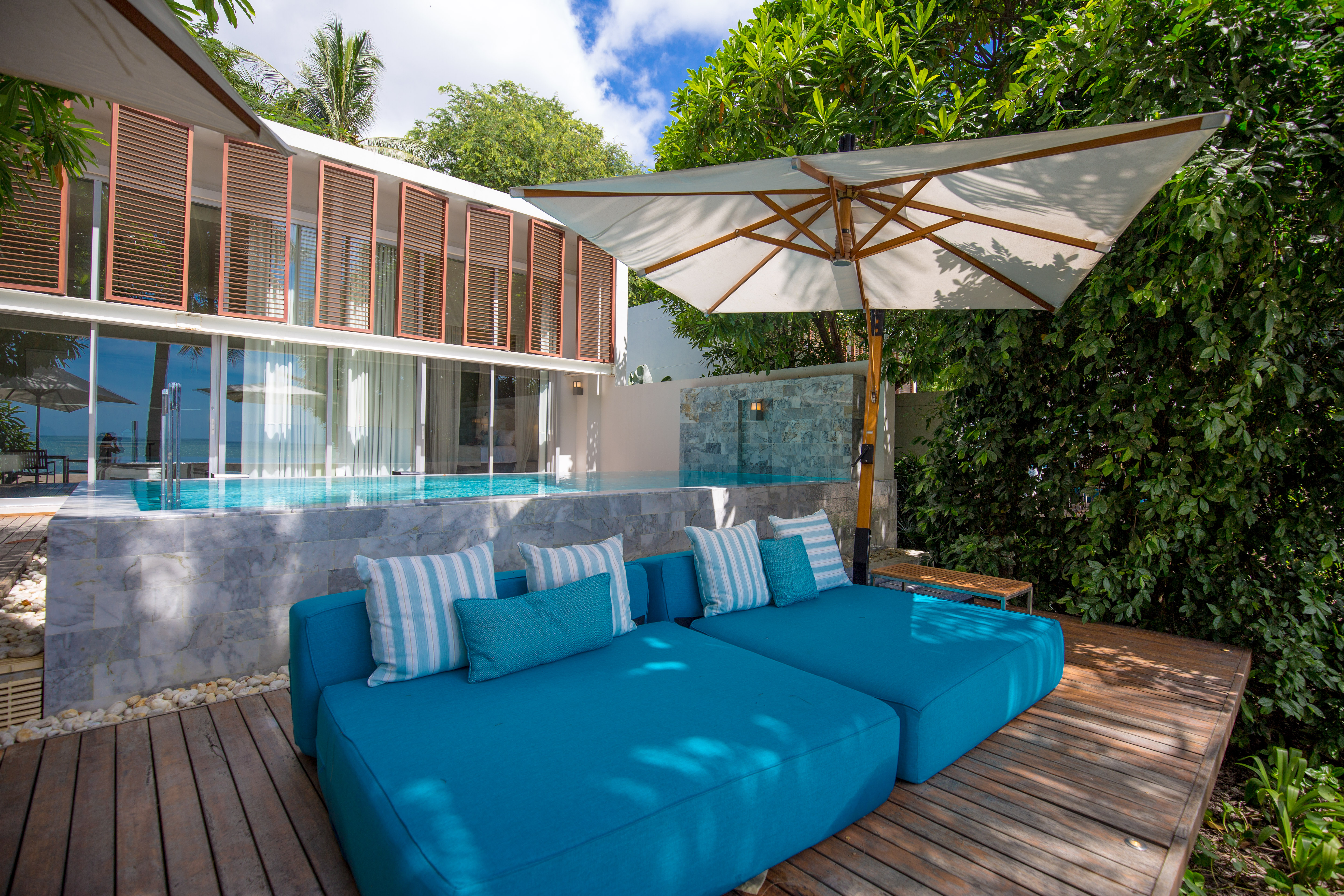 Villa Pool View King Bed