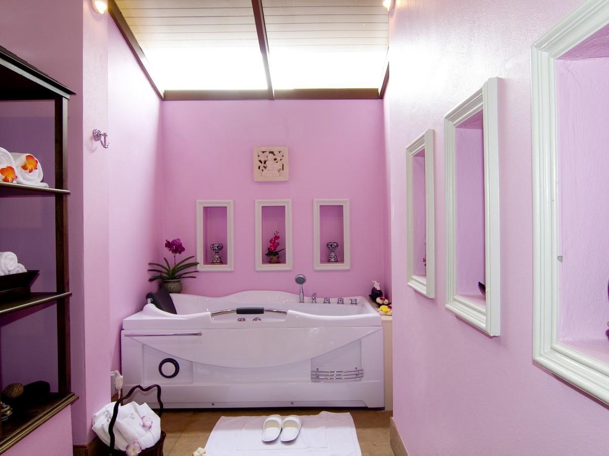 Double or Twin Deluxe with Jacuzzi