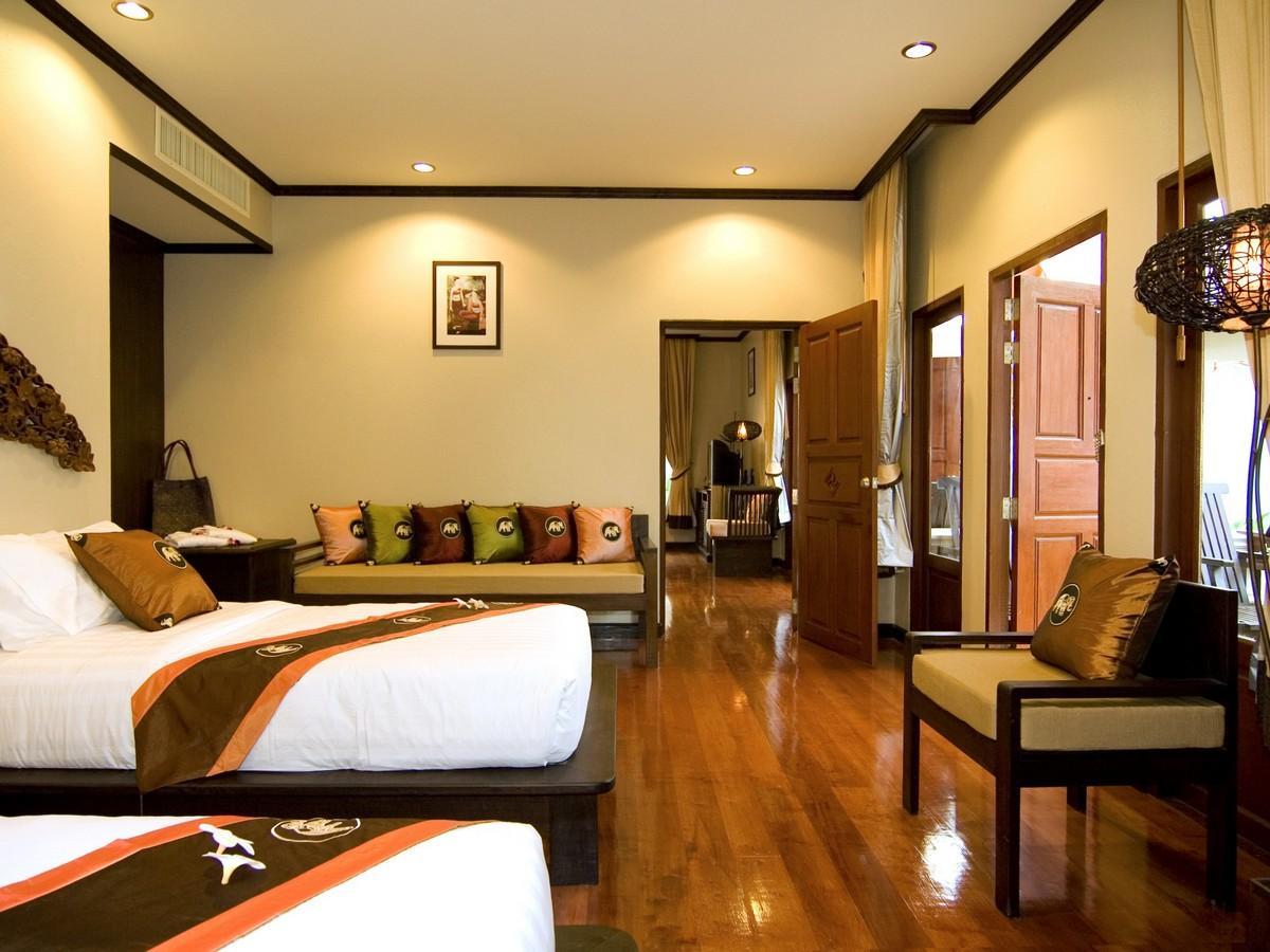 Double or Twin Deluxe with Jacuzzi