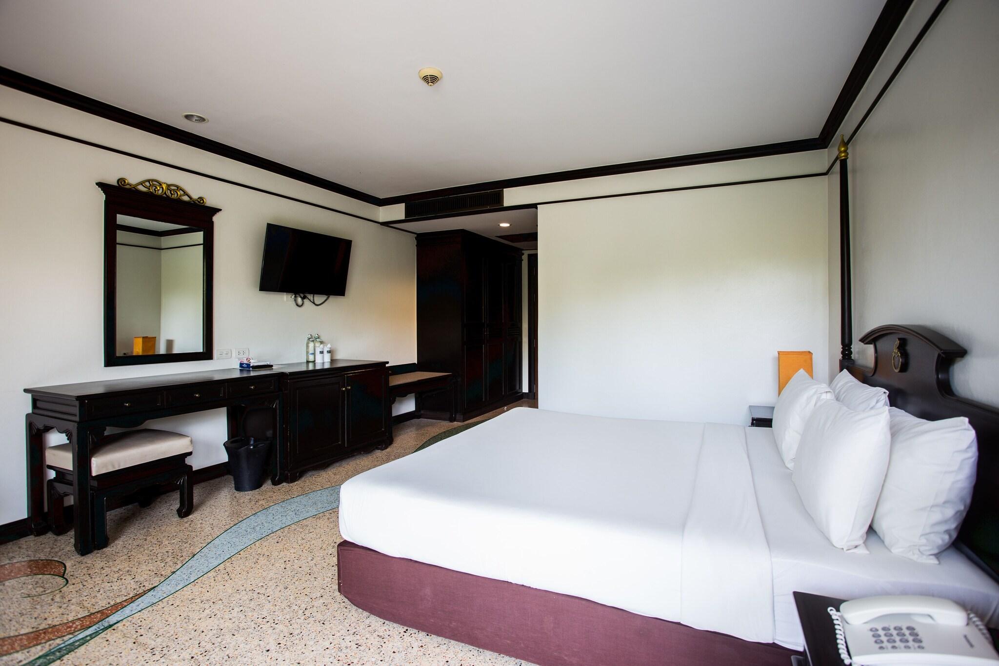 Twin Deluxe Two Beds