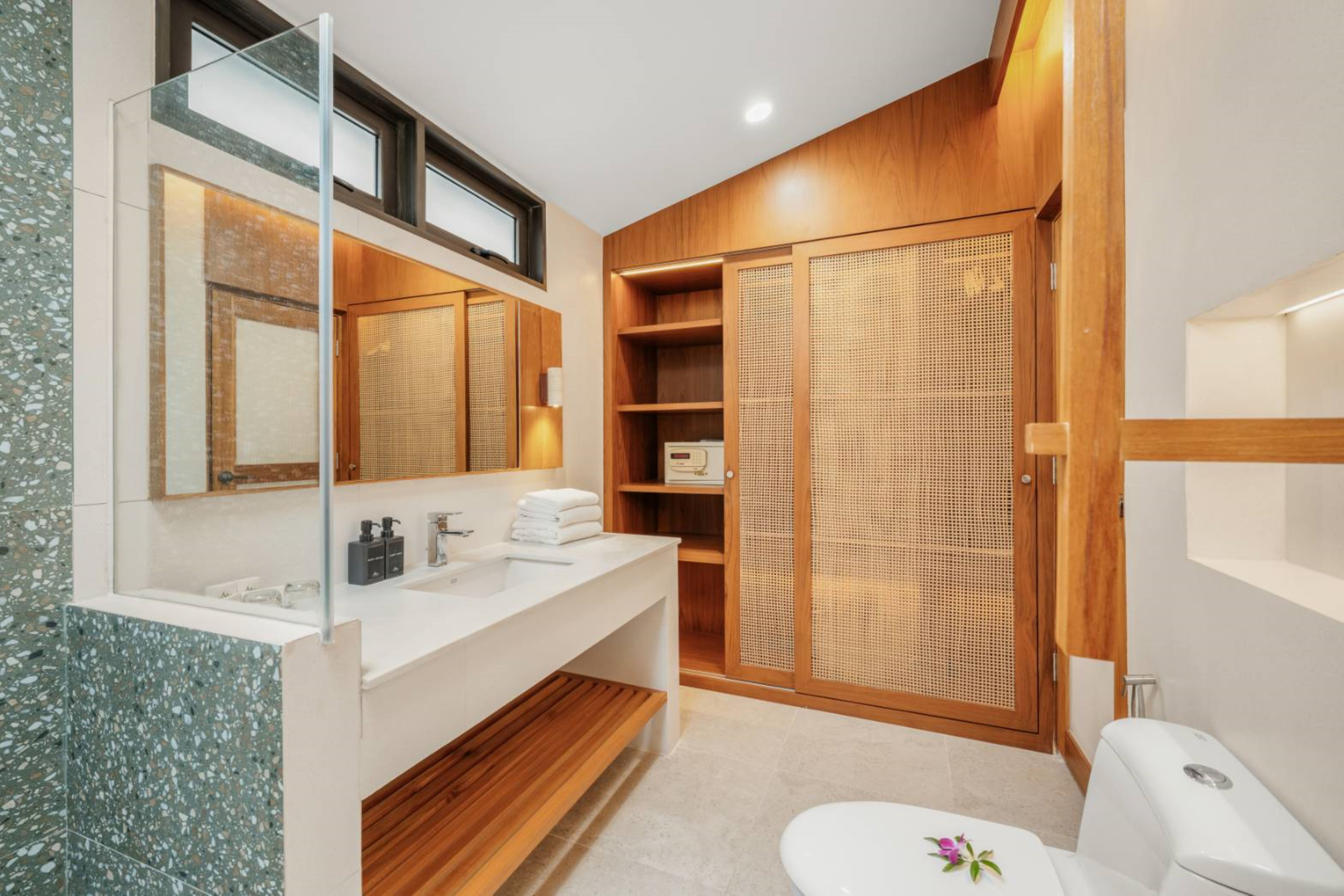 Double or Twin Executive