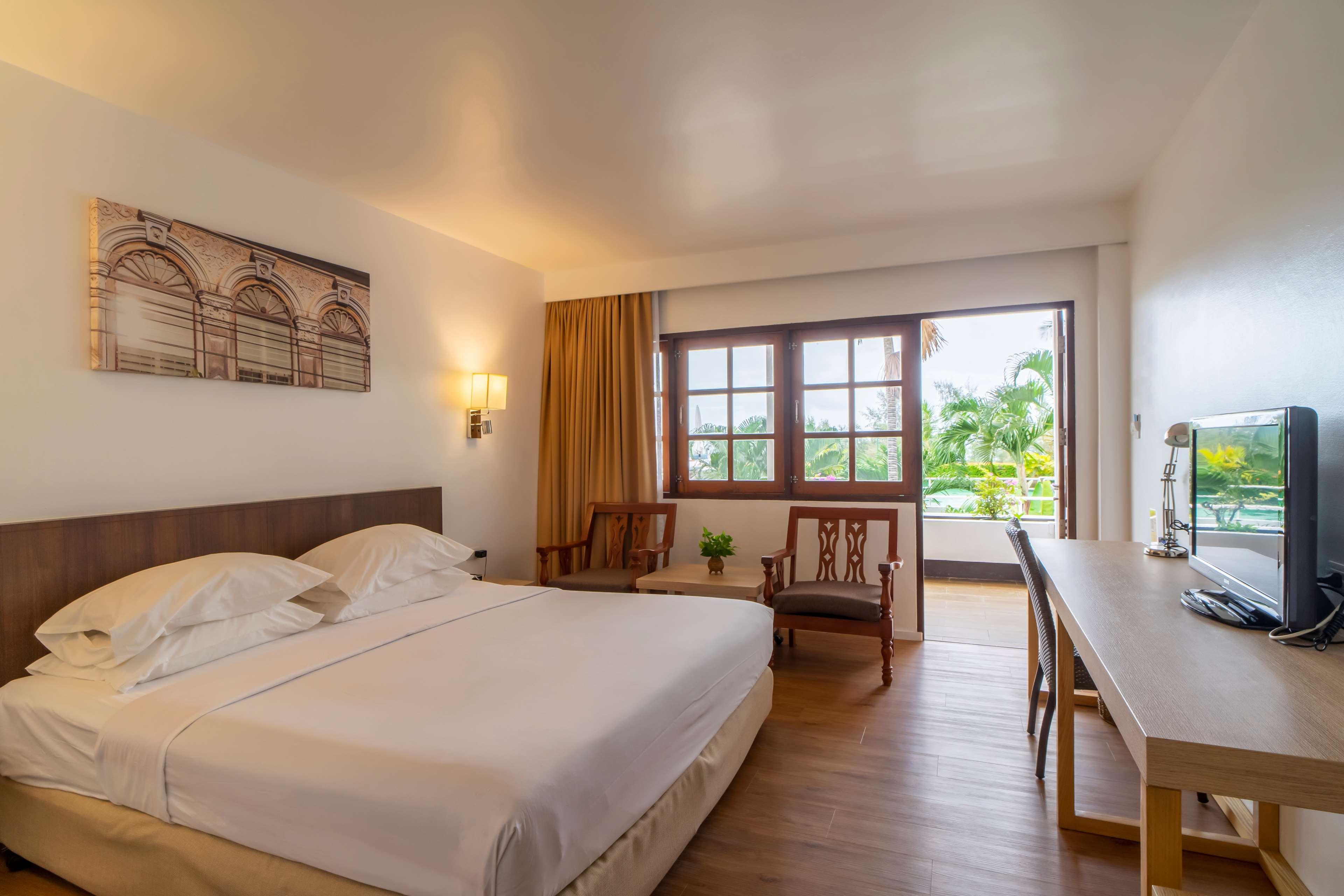 Double Superior Partial Ocean View