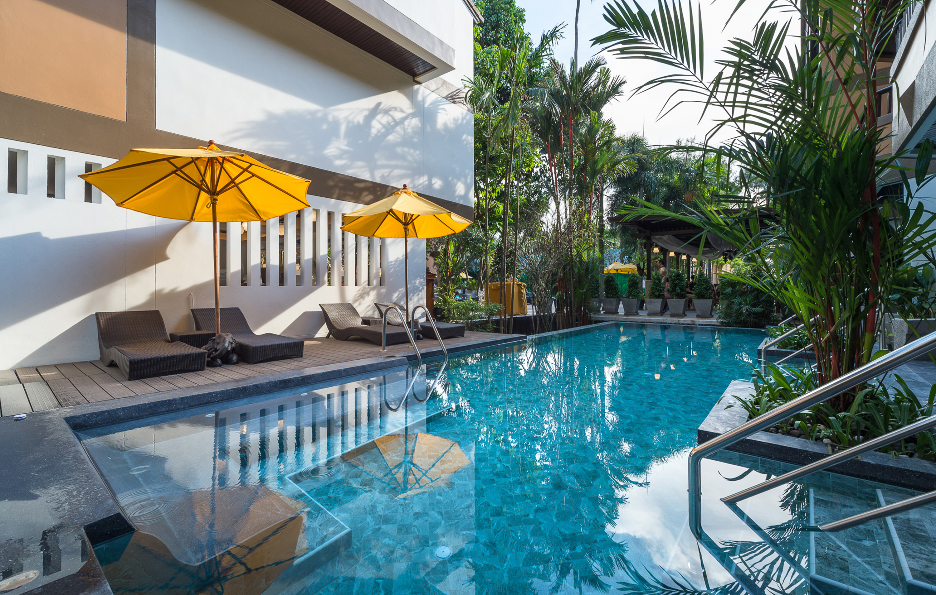 Double Deluxe Pool View