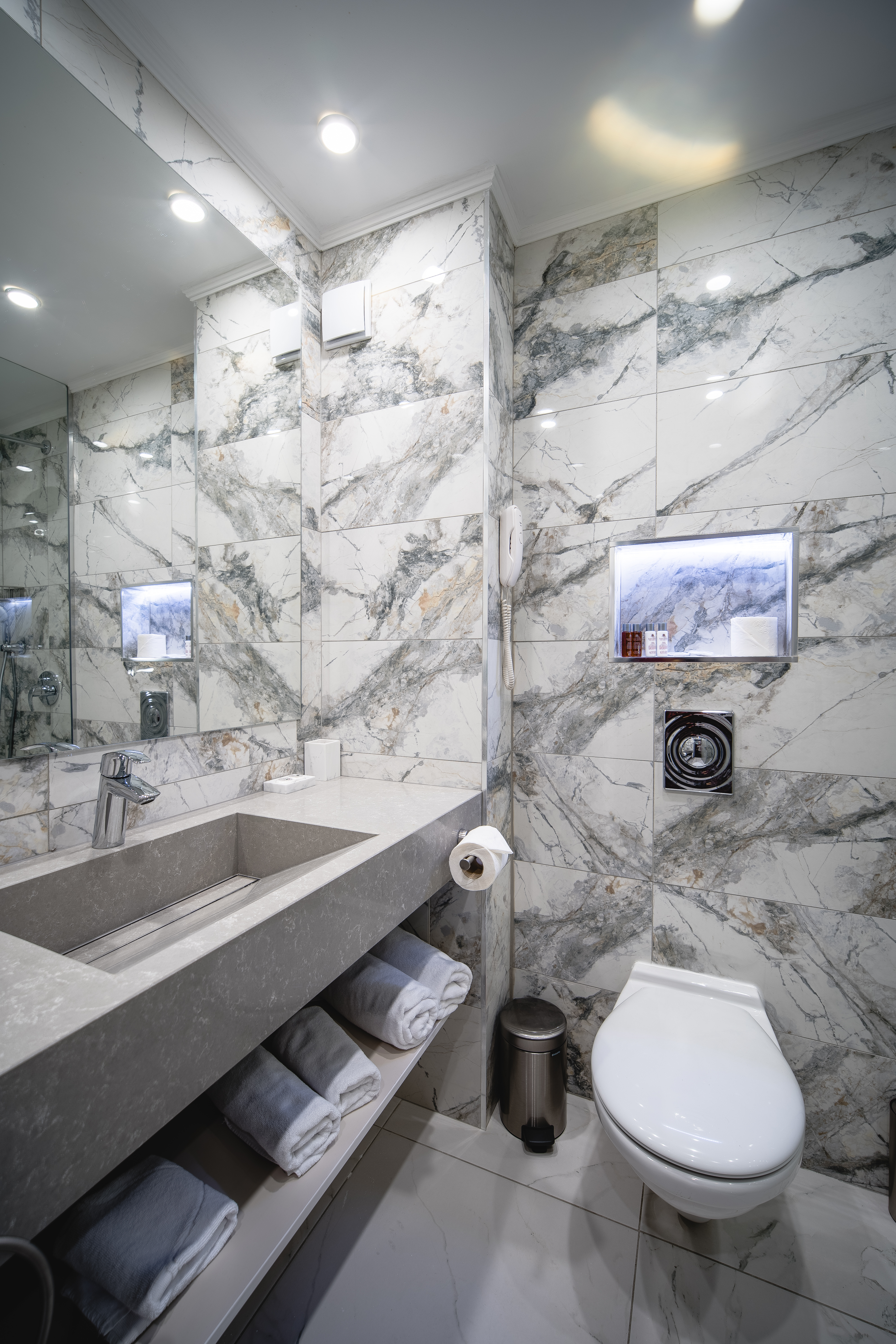 Quadruple Two Queen Beds