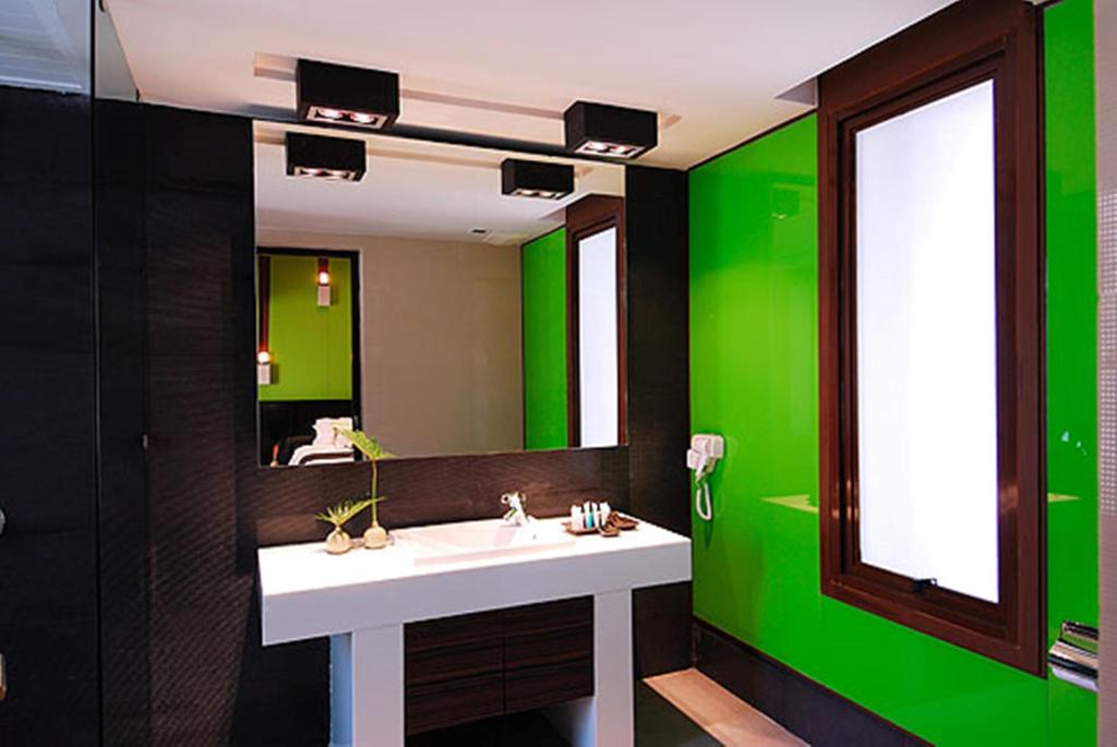 Double or Twin Pool View