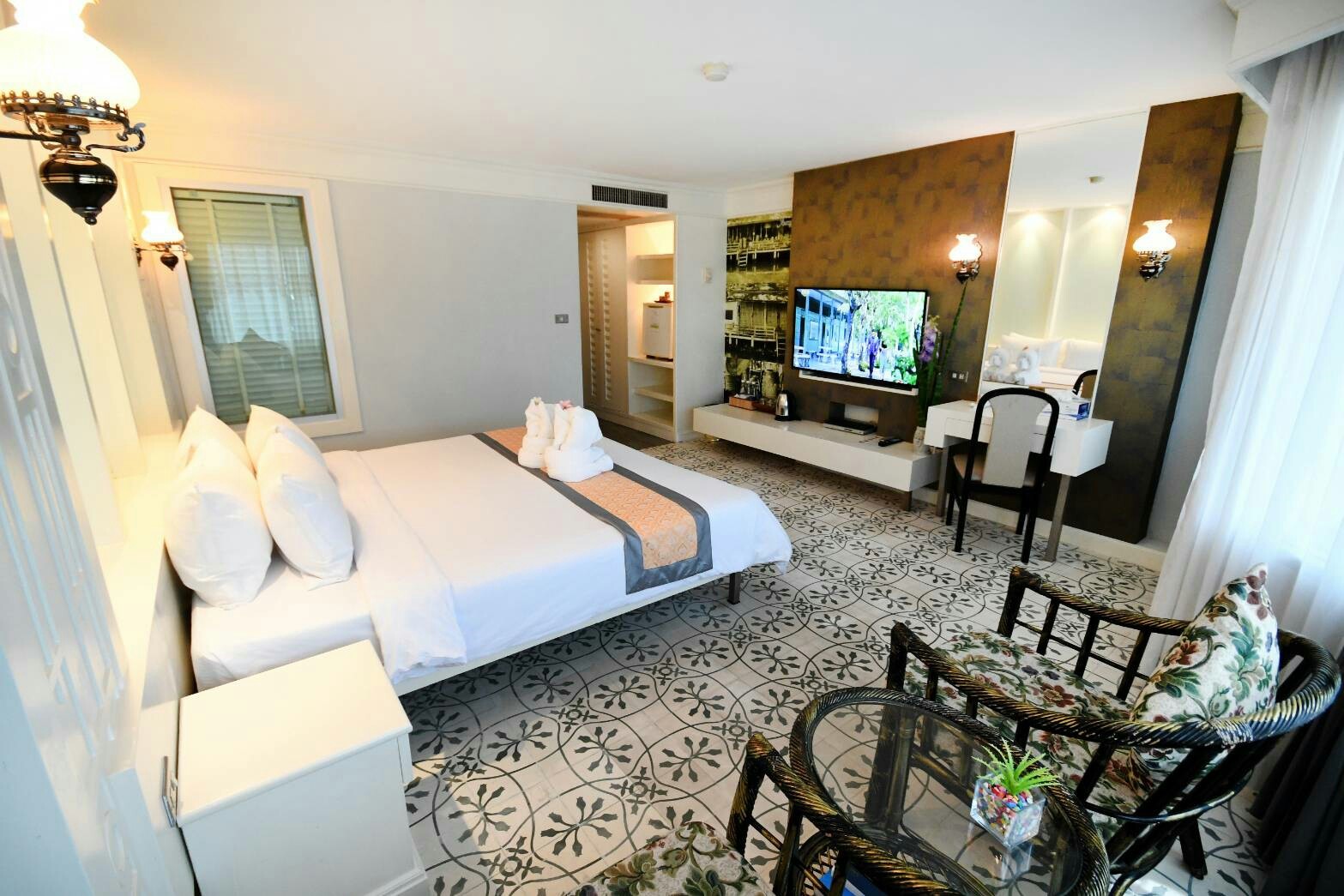 Double or Twin Deluxe